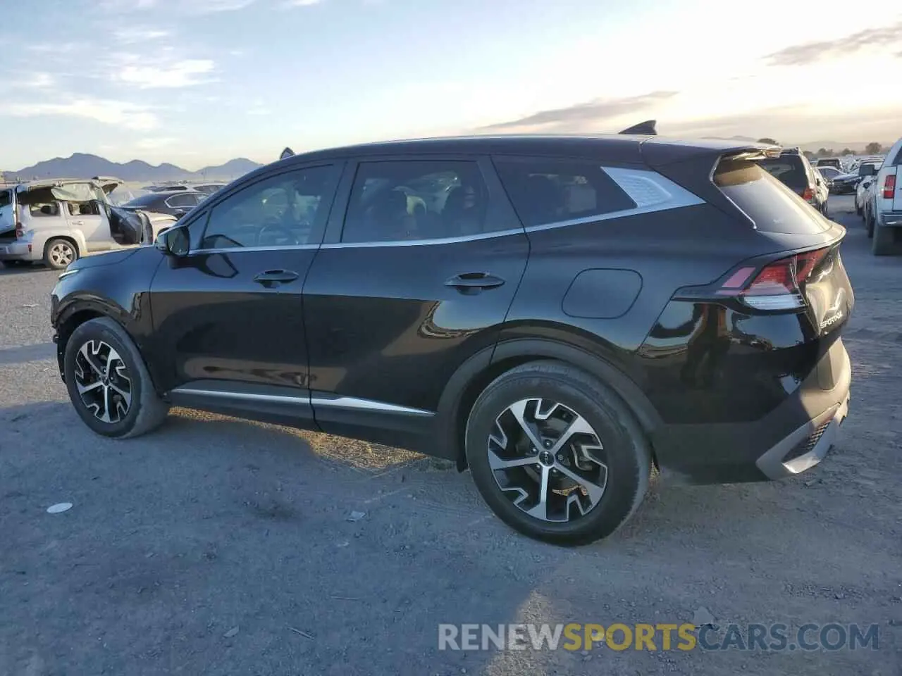 2 fotografías del automóvil dañado 5XYK33AF8PG009330 KIA SPORTAGE 2023