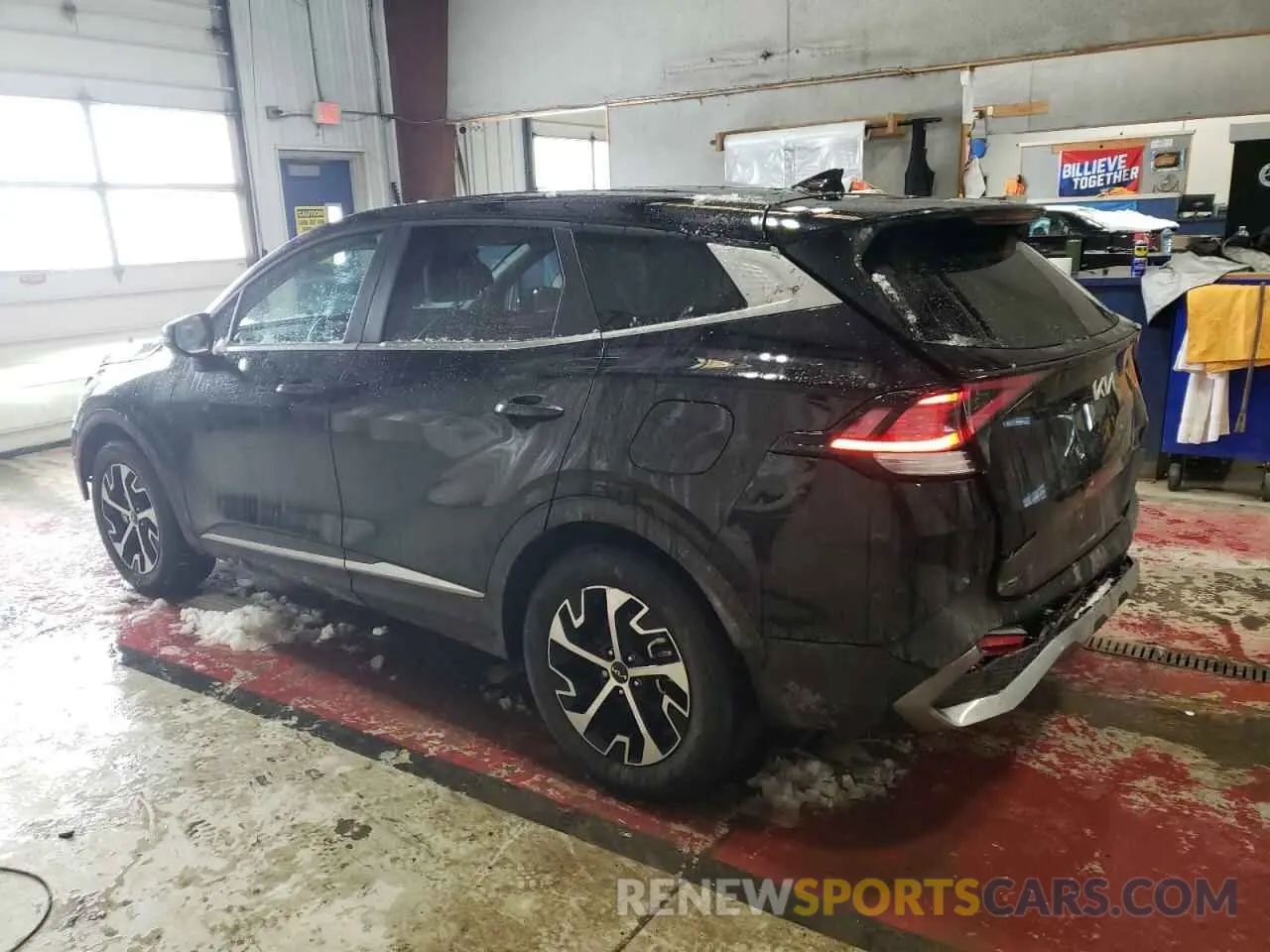 2 fotografías del automóvil dañado 5XYK33AF8PG028332 KIA SPORTAGE 2023