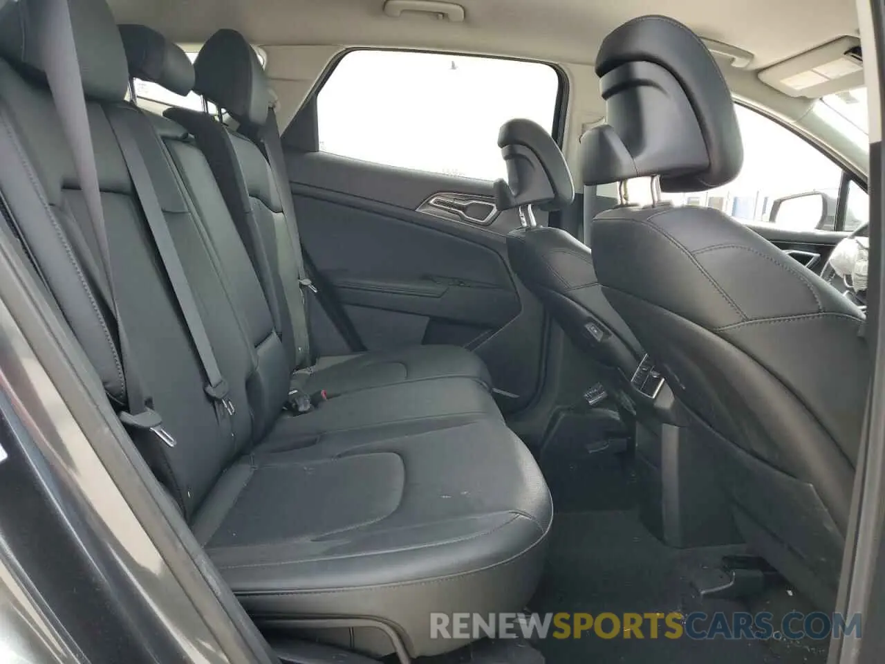 12 fotografías del automóvil dañado 5XYK33AF8PG100436 KIA SPORTAGE 2023