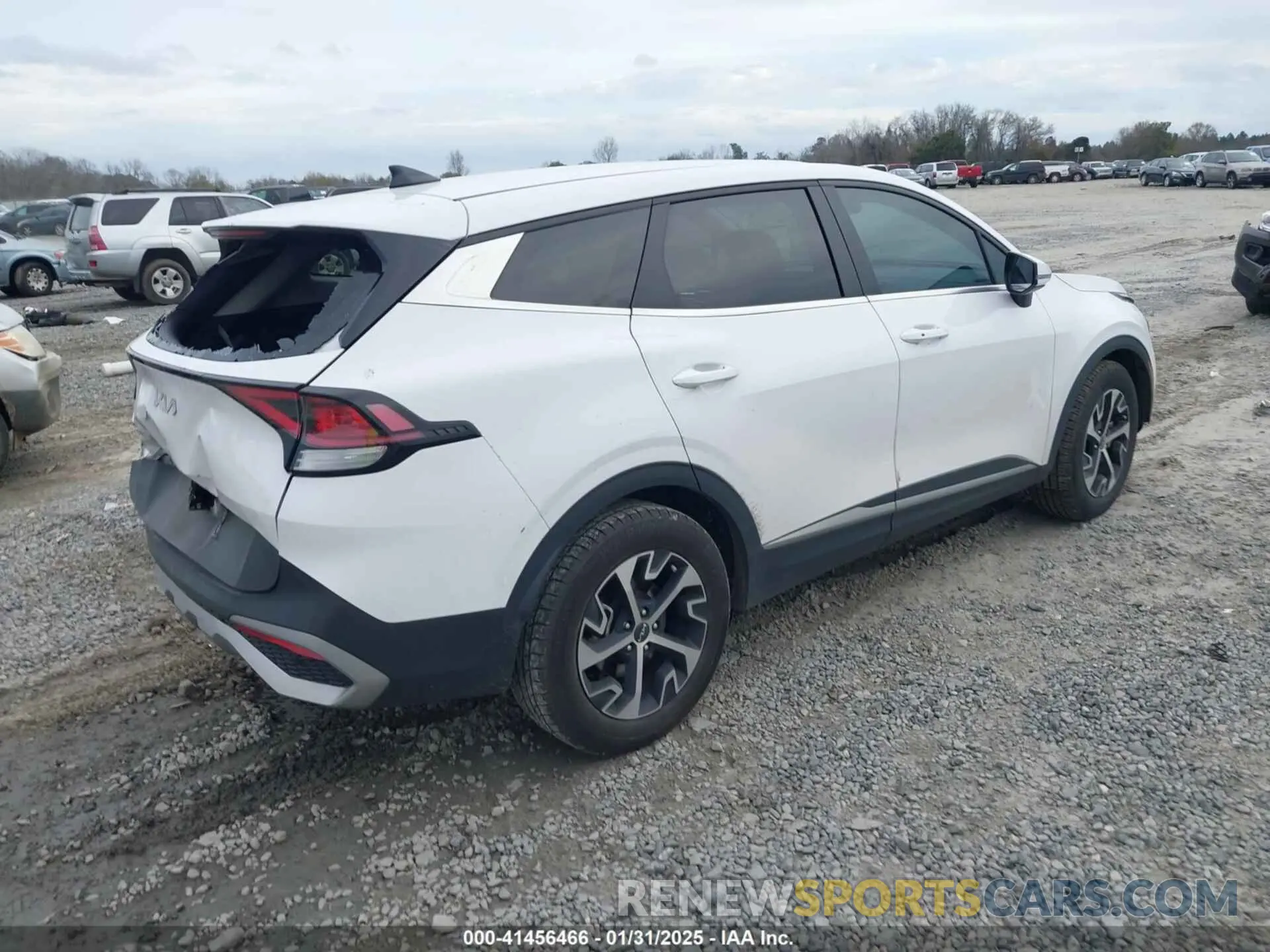 4 fotografías del automóvil dañado 5XYK33AF9PG042756 KIA SPORTAGE 2023