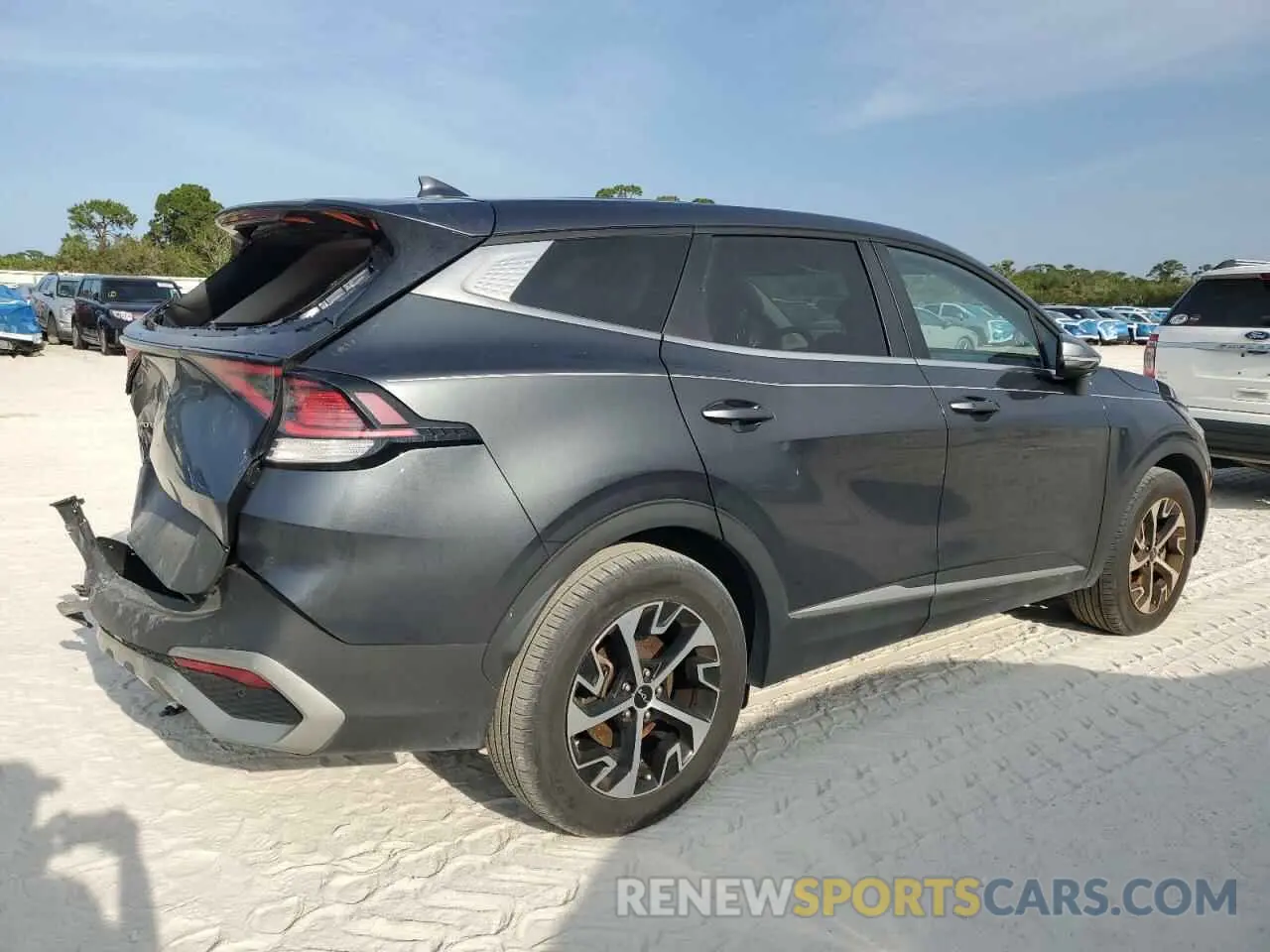 3 fotografías del automóvil dañado 5XYK33AF9PG067172 KIA SPORTAGE 2023