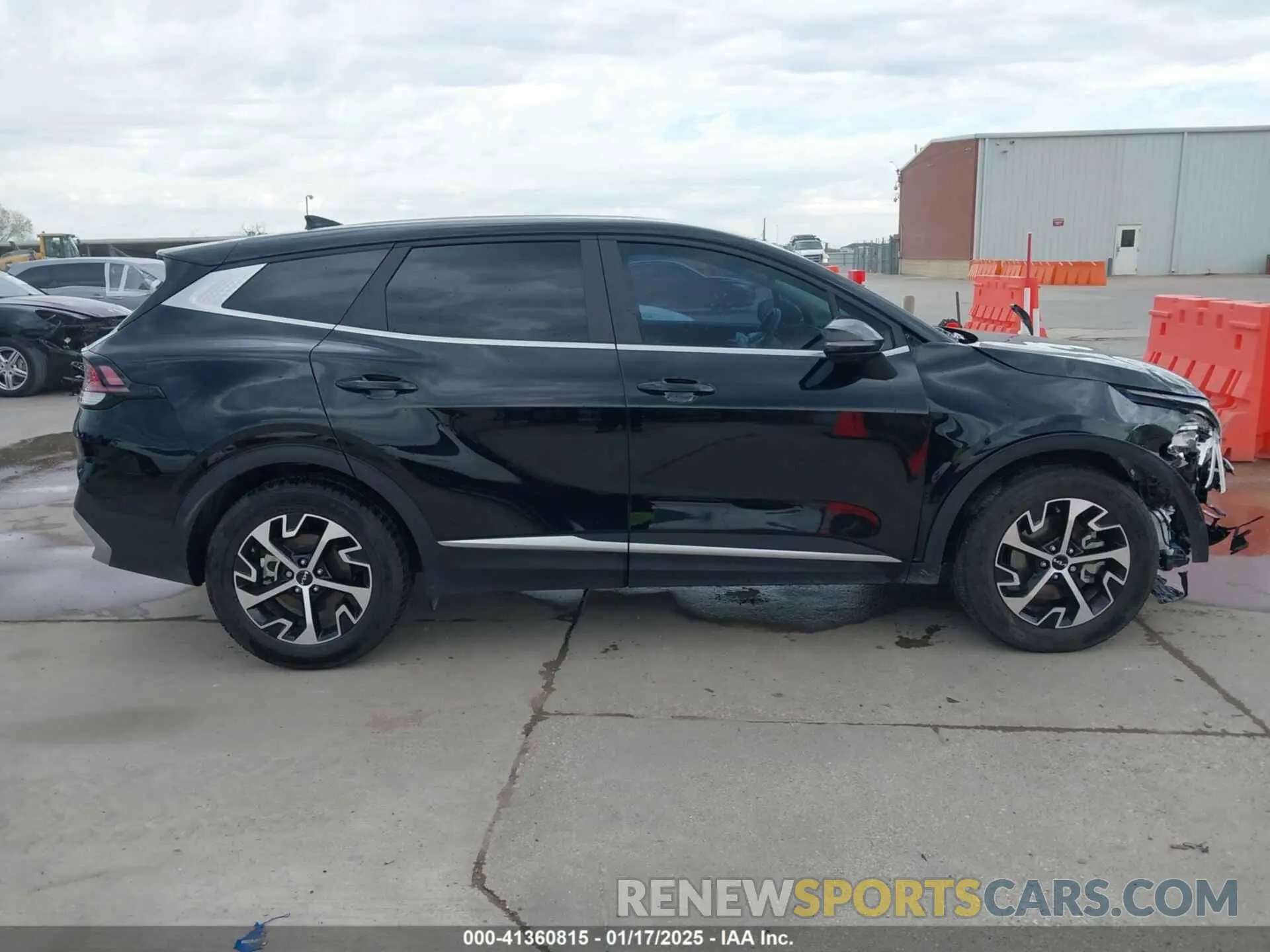 13 fotografías del automóvil dañado 5XYK33AF9PG113180 KIA SPORTAGE 2023