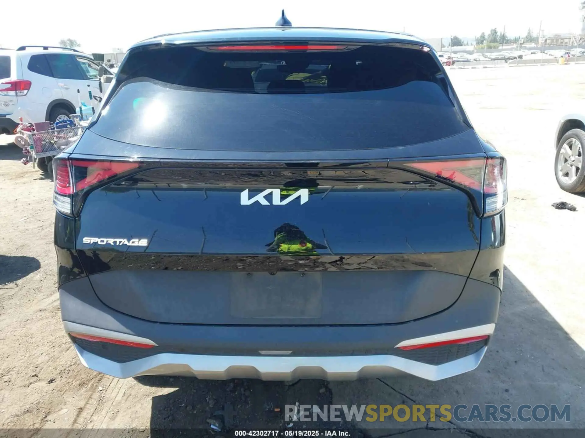 17 fotografías del automóvil dañado 5XYK33AFXPG022435 KIA SPORTAGE 2023