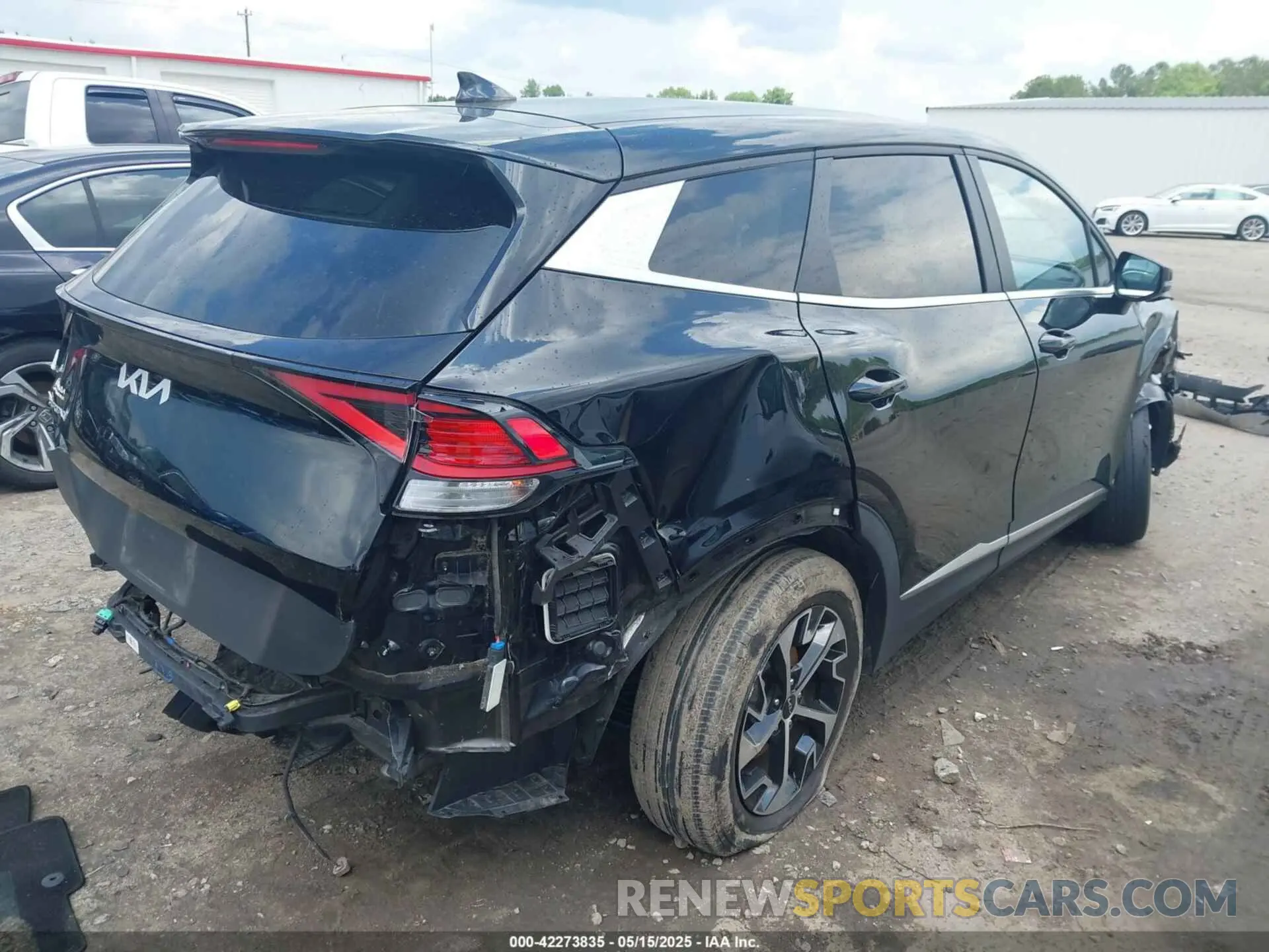 4 fotografías del automóvil dañado 5XYK33AFXPG034973 KIA SPORTAGE 2023