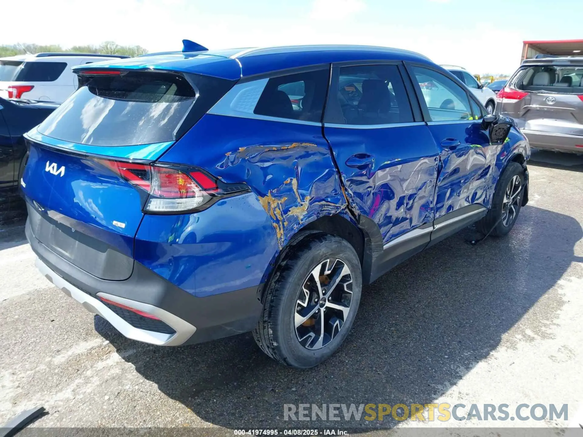 4 fotografías del automóvil dañado 5XYK3CAF0PG002047 KIA SPORTAGE 2023