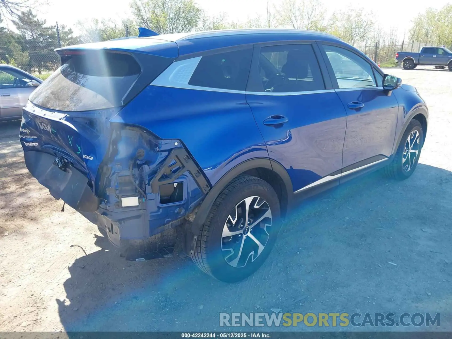 4 fotografías del automóvil dañado 5XYK3CAF0PG030236 KIA SPORTAGE 2023