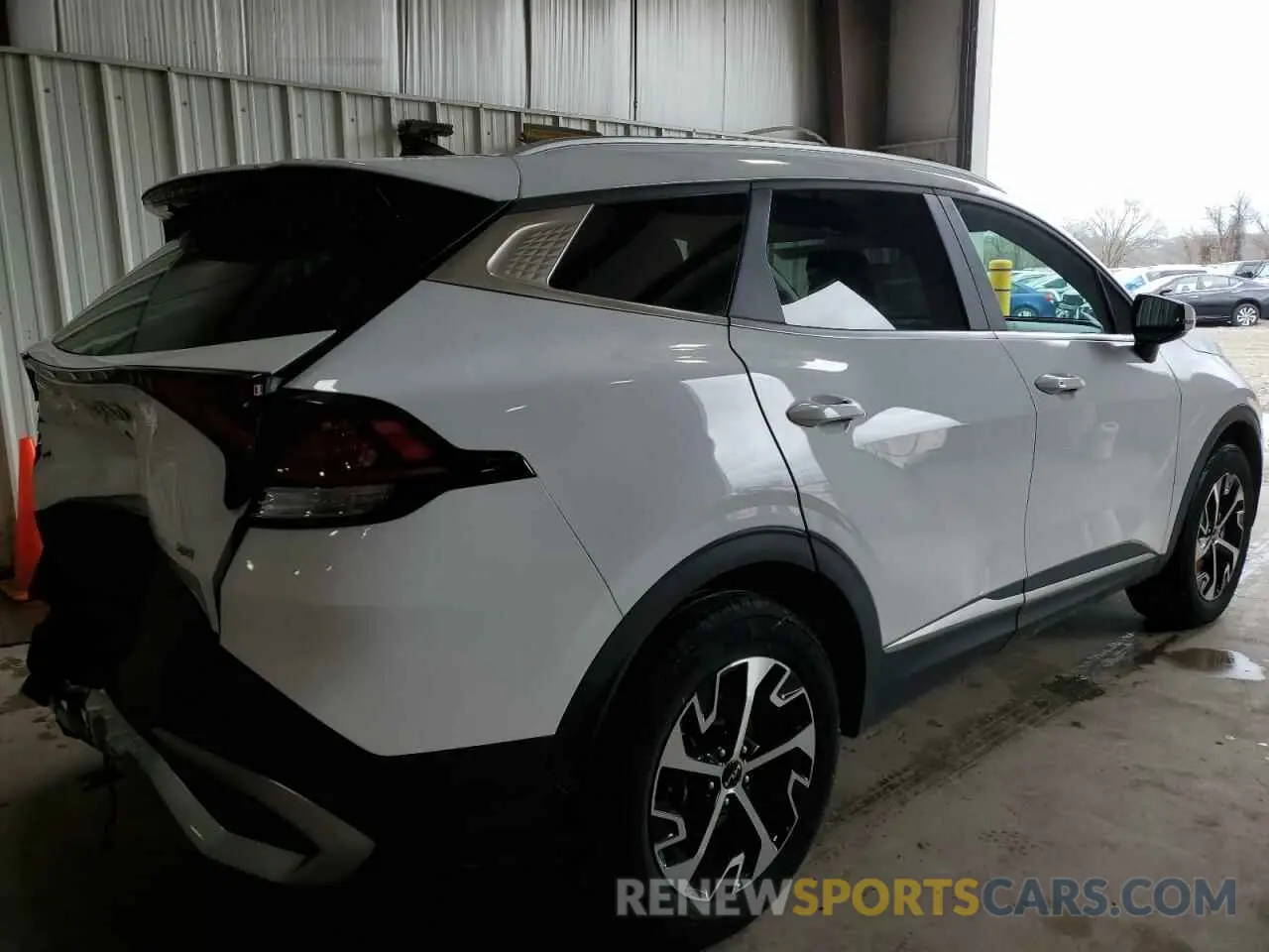 3 fotografías del automóvil dañado 5XYK3CAF0PG070994 KIA SPORTAGE 2023