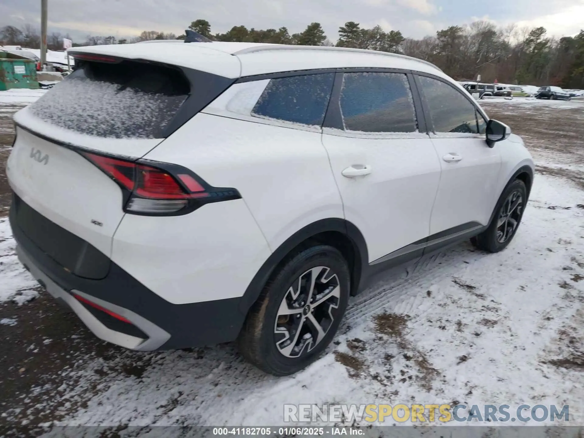 4 fotografías del automóvil dañado 5XYK3CAF2PG004060 KIA SPORTAGE 2023