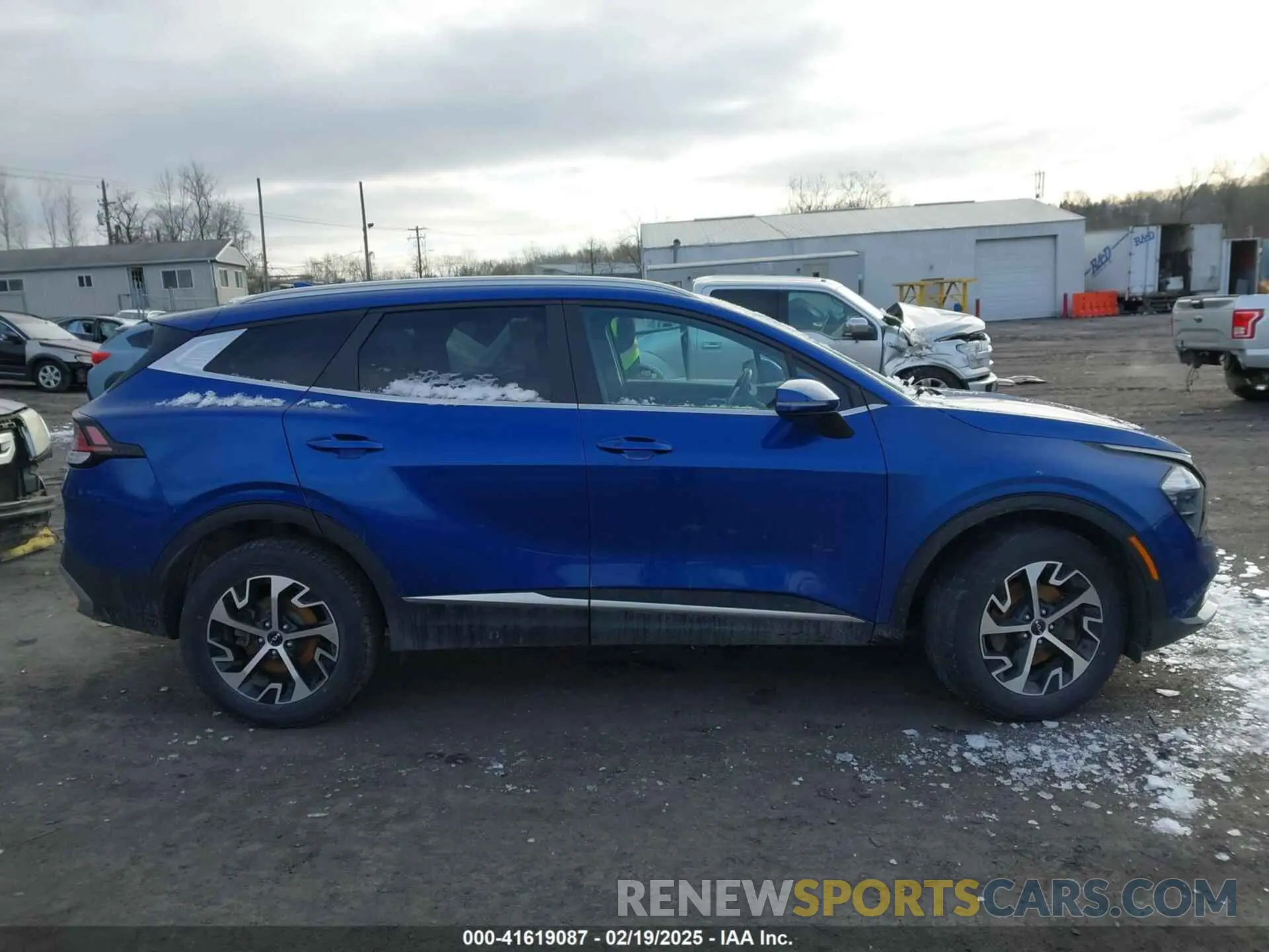 13 fotografías del automóvil dañado 5XYK3CAF3PG020722 KIA SPORTAGE 2023