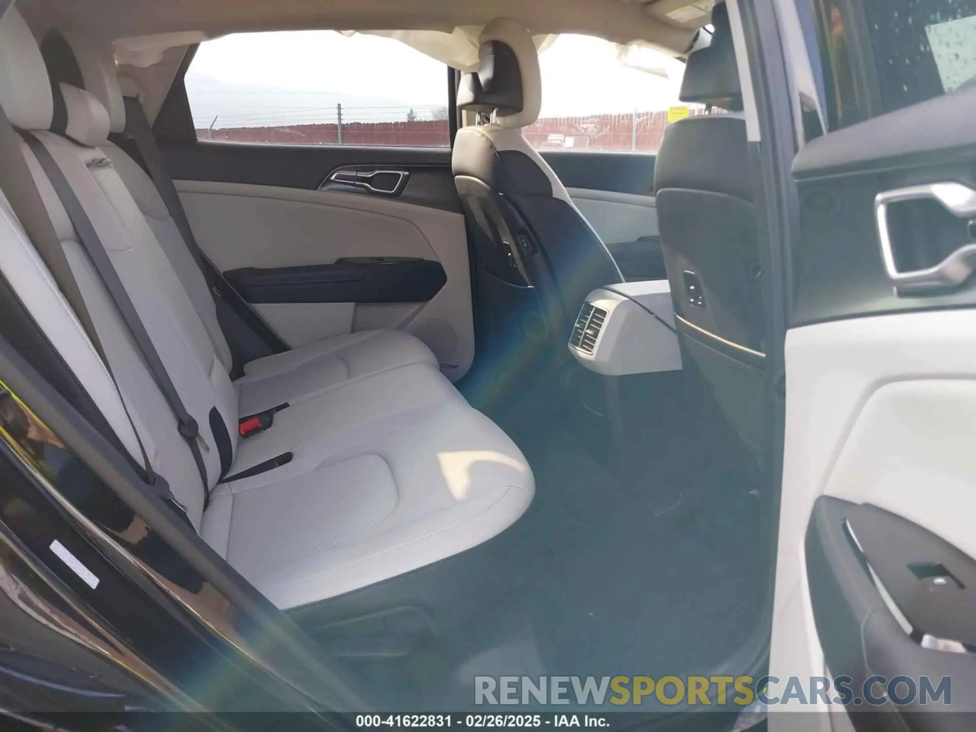 8 fotografías del automóvil dañado 5XYK3CAF5PG117307 KIA SPORTAGE 2023