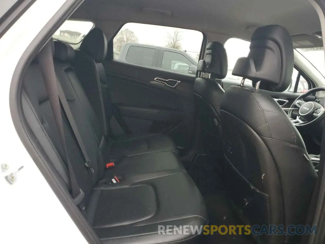 11 fotografías del automóvil dañado 5XYK3CAFXPG044810 KIA SPORTAGE 2023