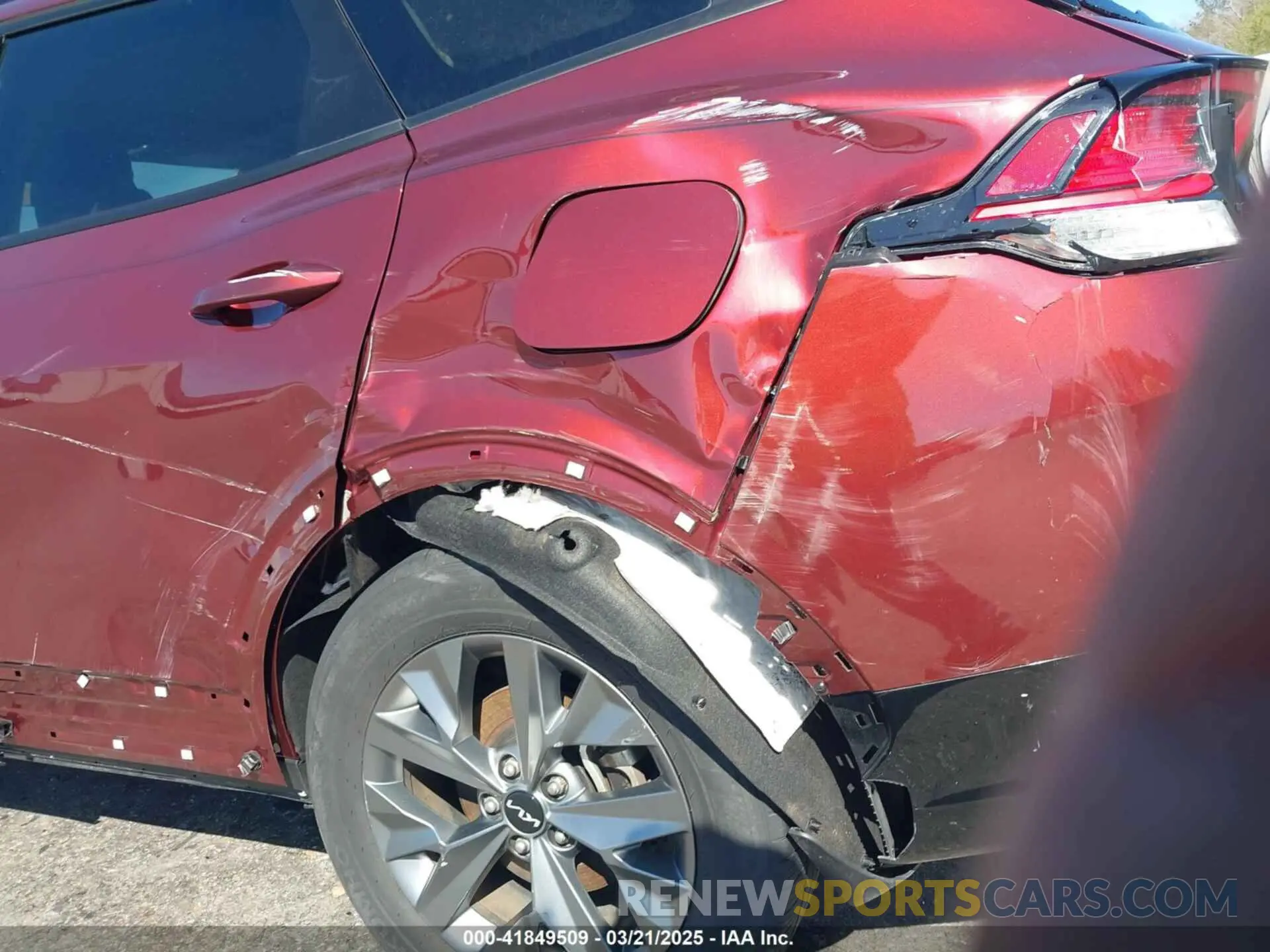 19 fotografías del automóvil dañado 5XYK43AF8PG067242 KIA SPORTAGE 2023