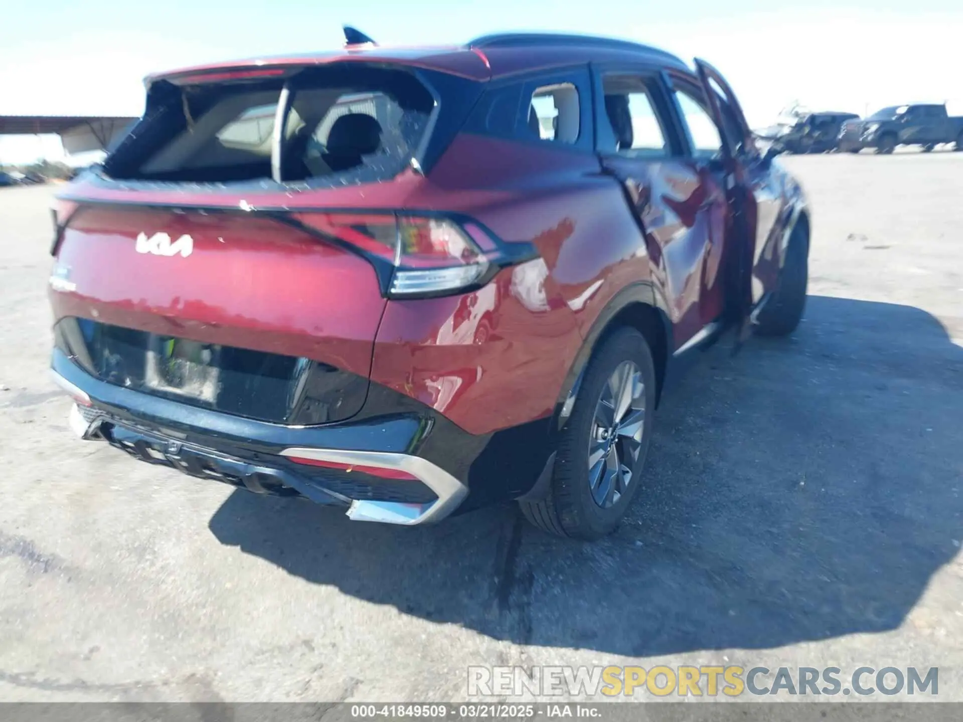 4 fotografías del automóvil dañado 5XYK43AF8PG067242 KIA SPORTAGE 2023