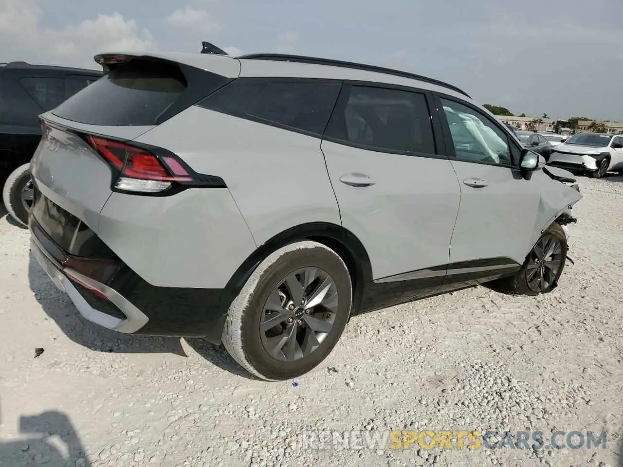 3 fotografías del automóvil dañado 5XYK43AF8PG133353 KIA SPORTAGE 2023