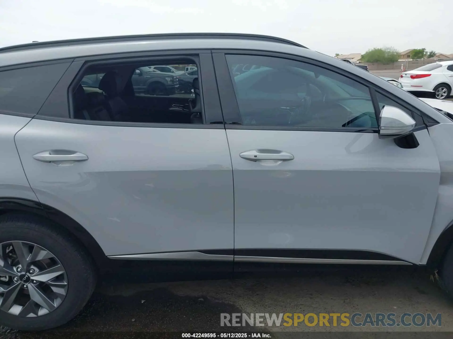 12 fotografías del automóvil dañado 5XYK4CAF1PG081161 KIA SPORTAGE 2023