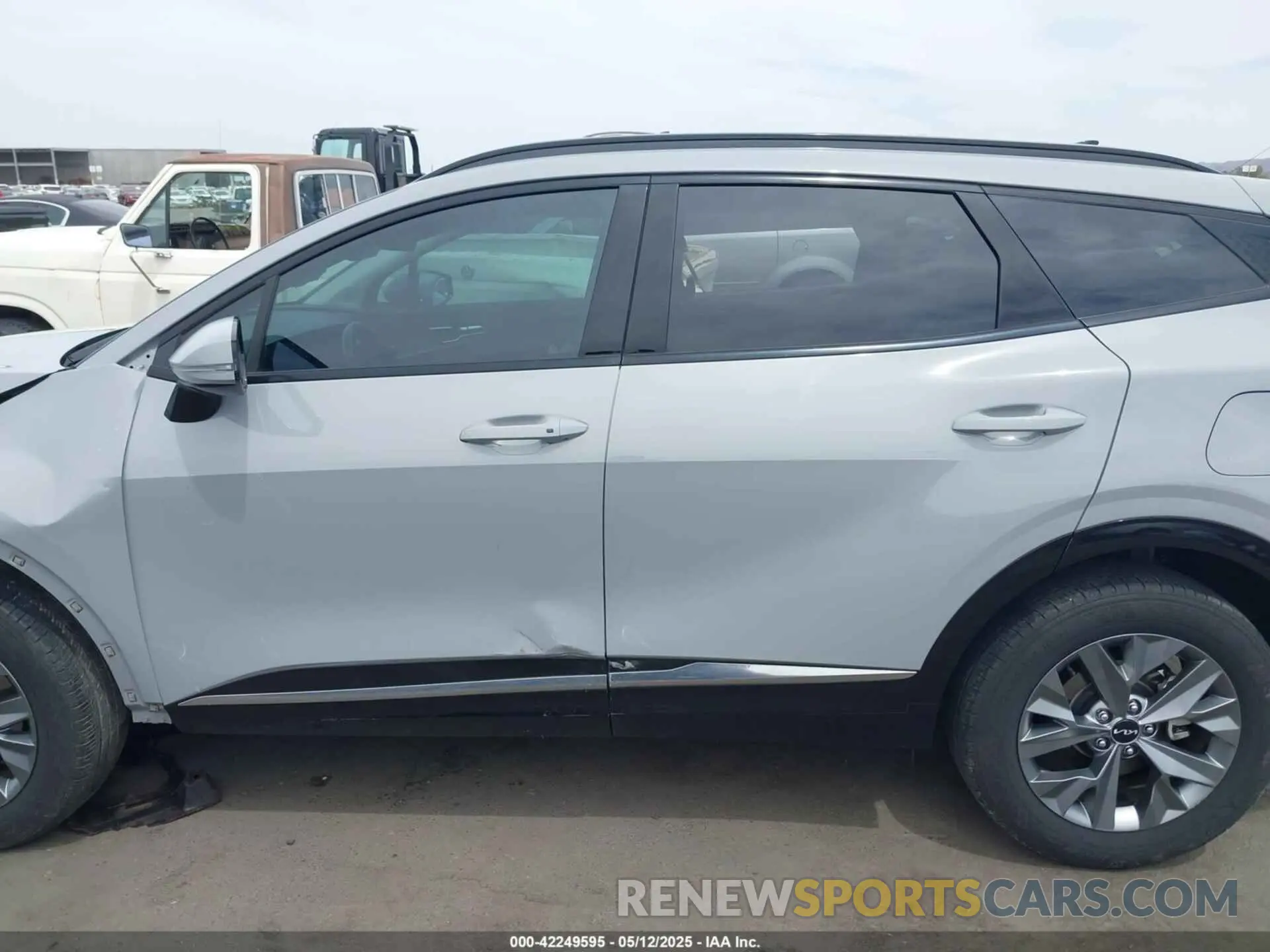 13 fotografías del automóvil dañado 5XYK4CAF1PG081161 KIA SPORTAGE 2023
