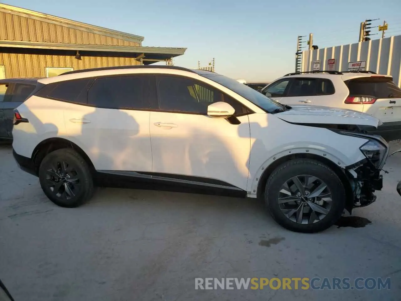 4 fotografías del automóvil dañado 5XYK4CAF4PG029166 KIA SPORTAGE 2023