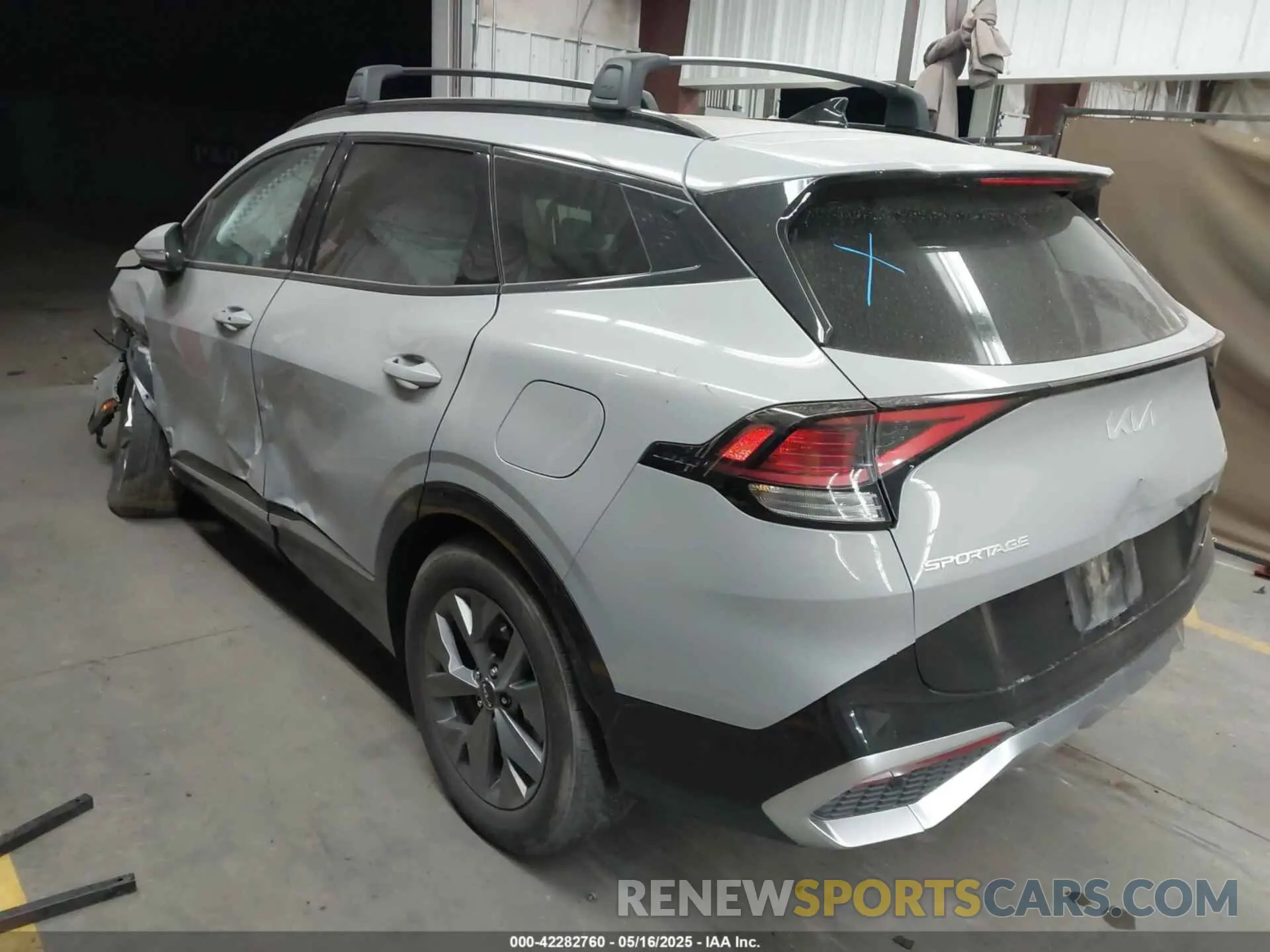 3 fotografías del automóvil dañado 5XYK4CAF6PG104532 KIA SPORTAGE 2023