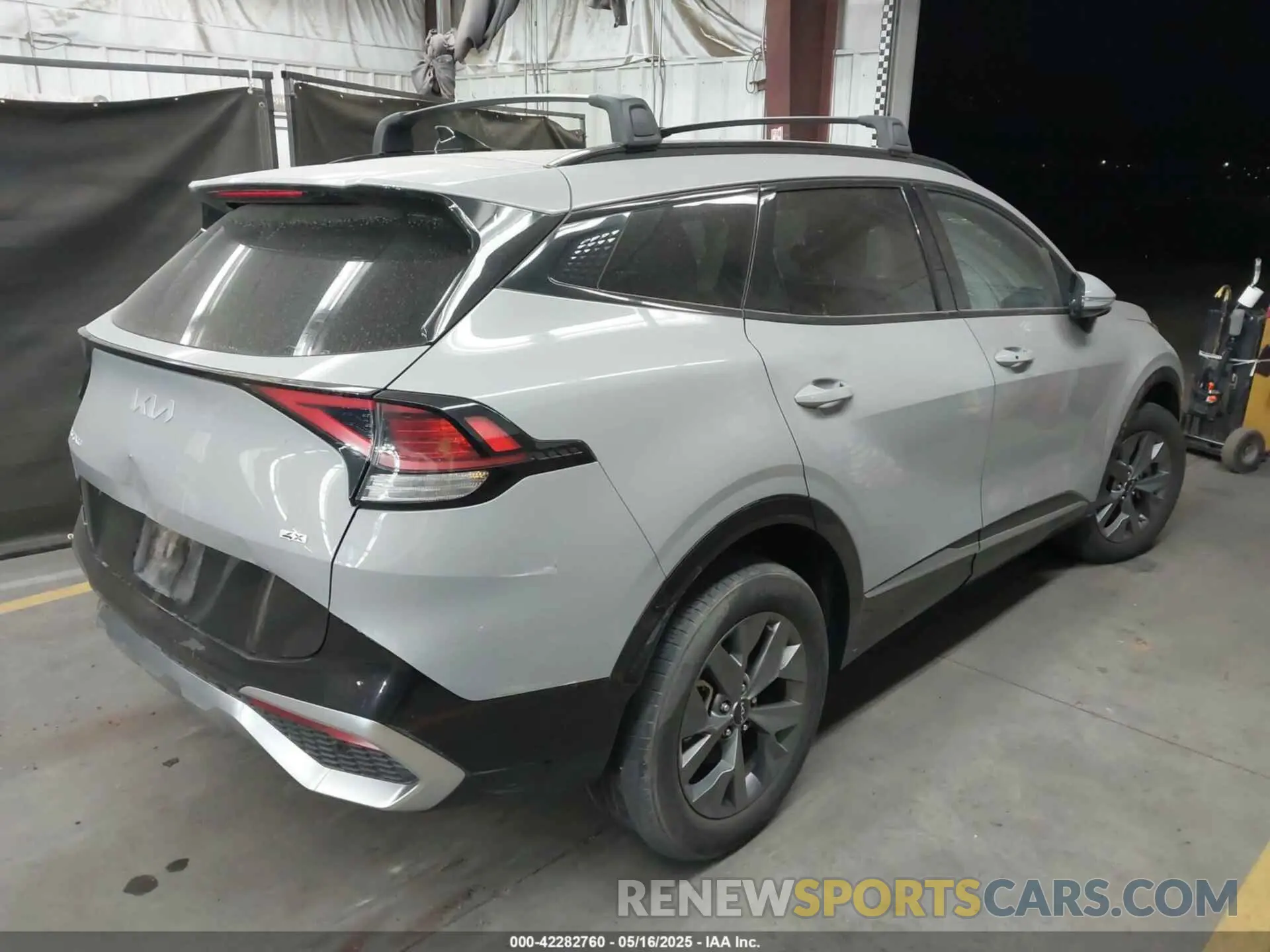 4 fotografías del automóvil dañado 5XYK4CAF6PG104532 KIA SPORTAGE 2023