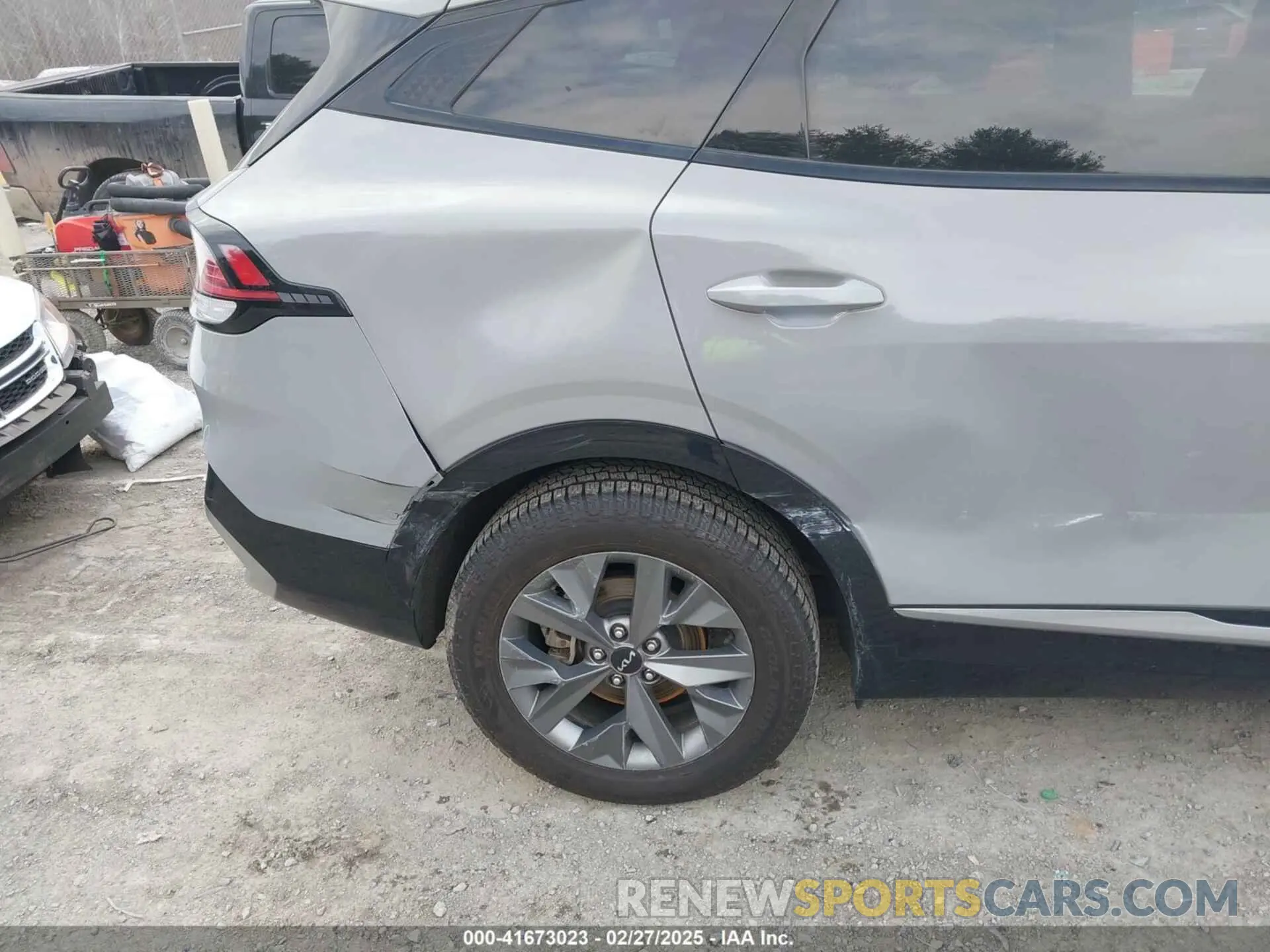 18 fotografías del automóvil dañado 5XYK4CAFXPG060812 KIA SPORTAGE 2023