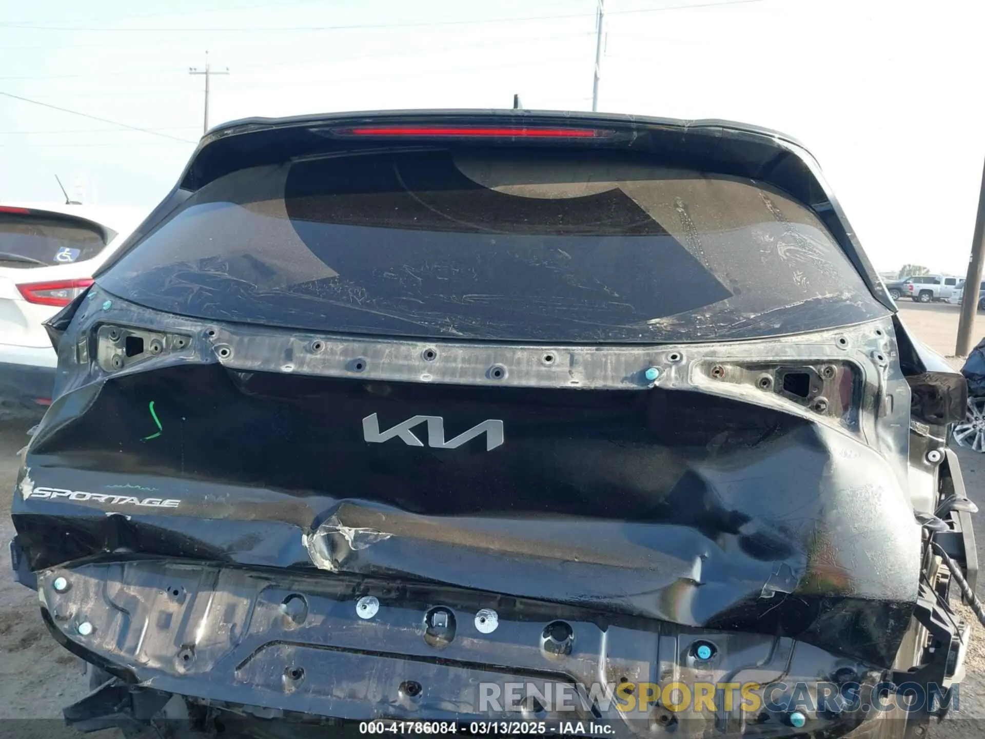 17 fotografías del automóvil dañado 5XYK53AF0PG072660 KIA SPORTAGE 2023