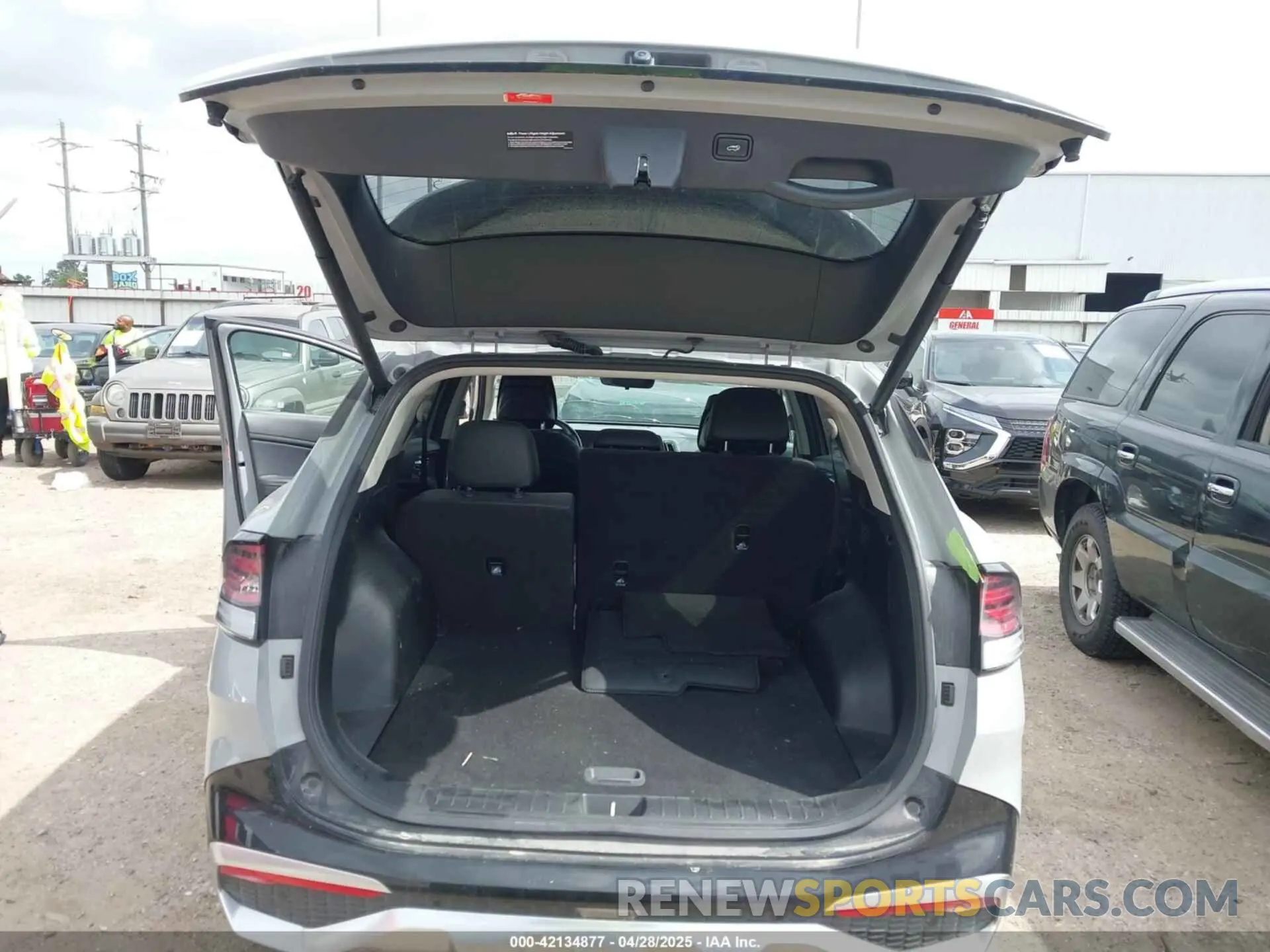 18 fotografías del automóvil dañado 5XYK53AF1PG085529 KIA SPORTAGE 2023