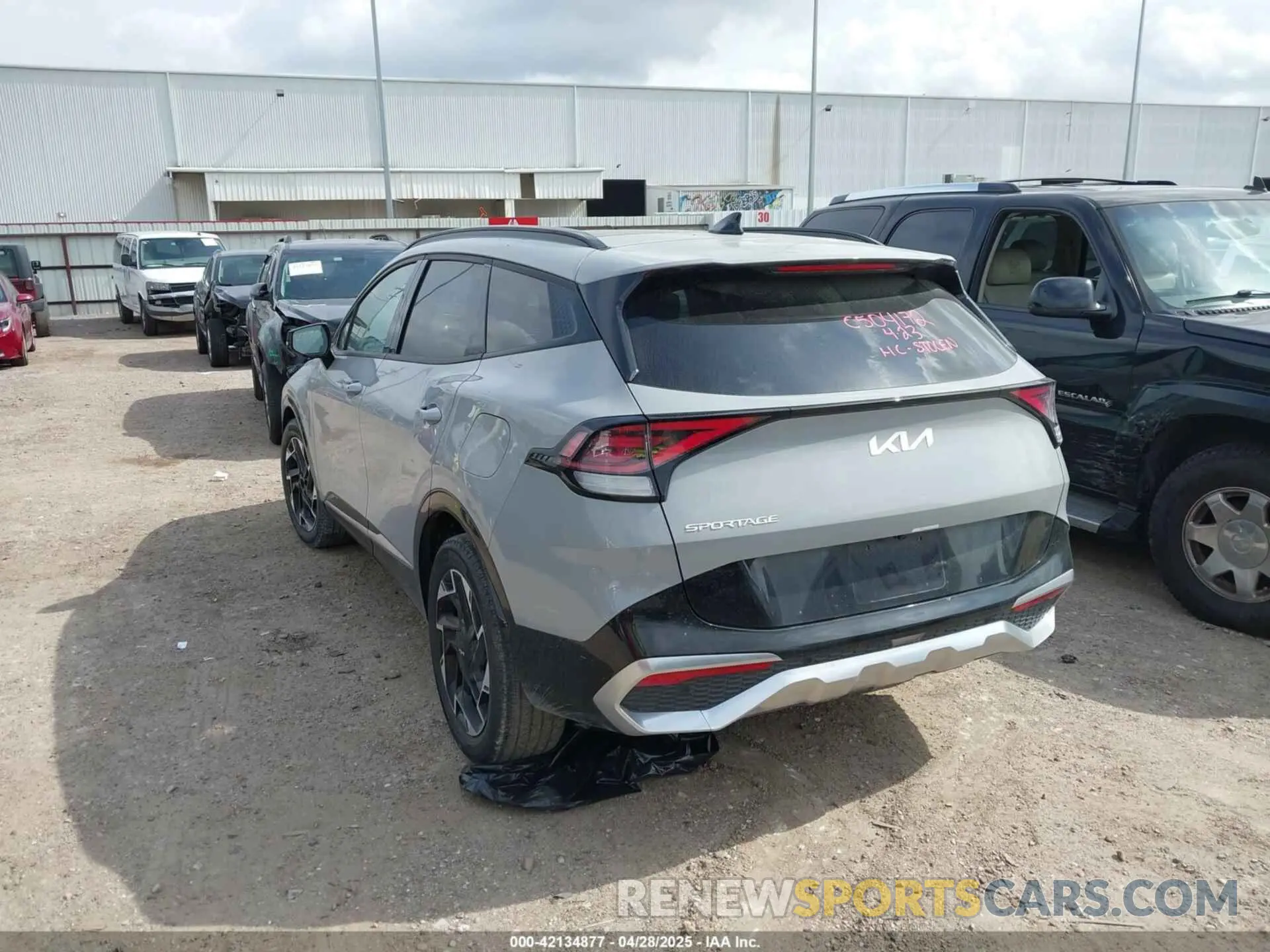 3 fotografías del automóvil dañado 5XYK53AF1PG085529 KIA SPORTAGE 2023