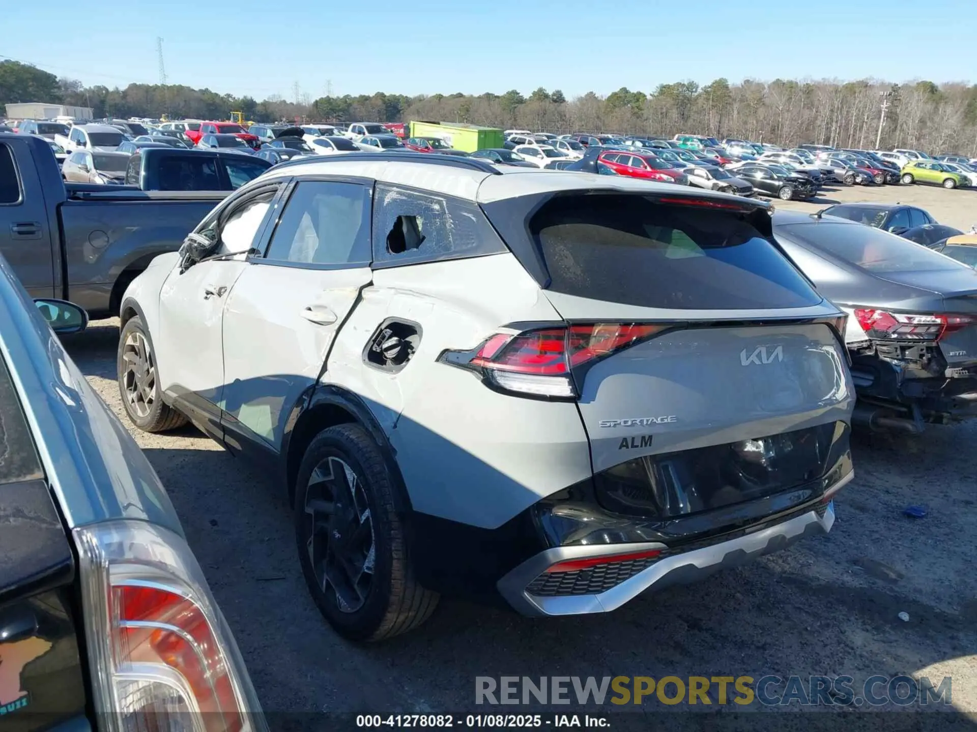 3 fotografías del automóvil dañado 5XYK53AF7PG133325 KIA SPORTAGE 2023