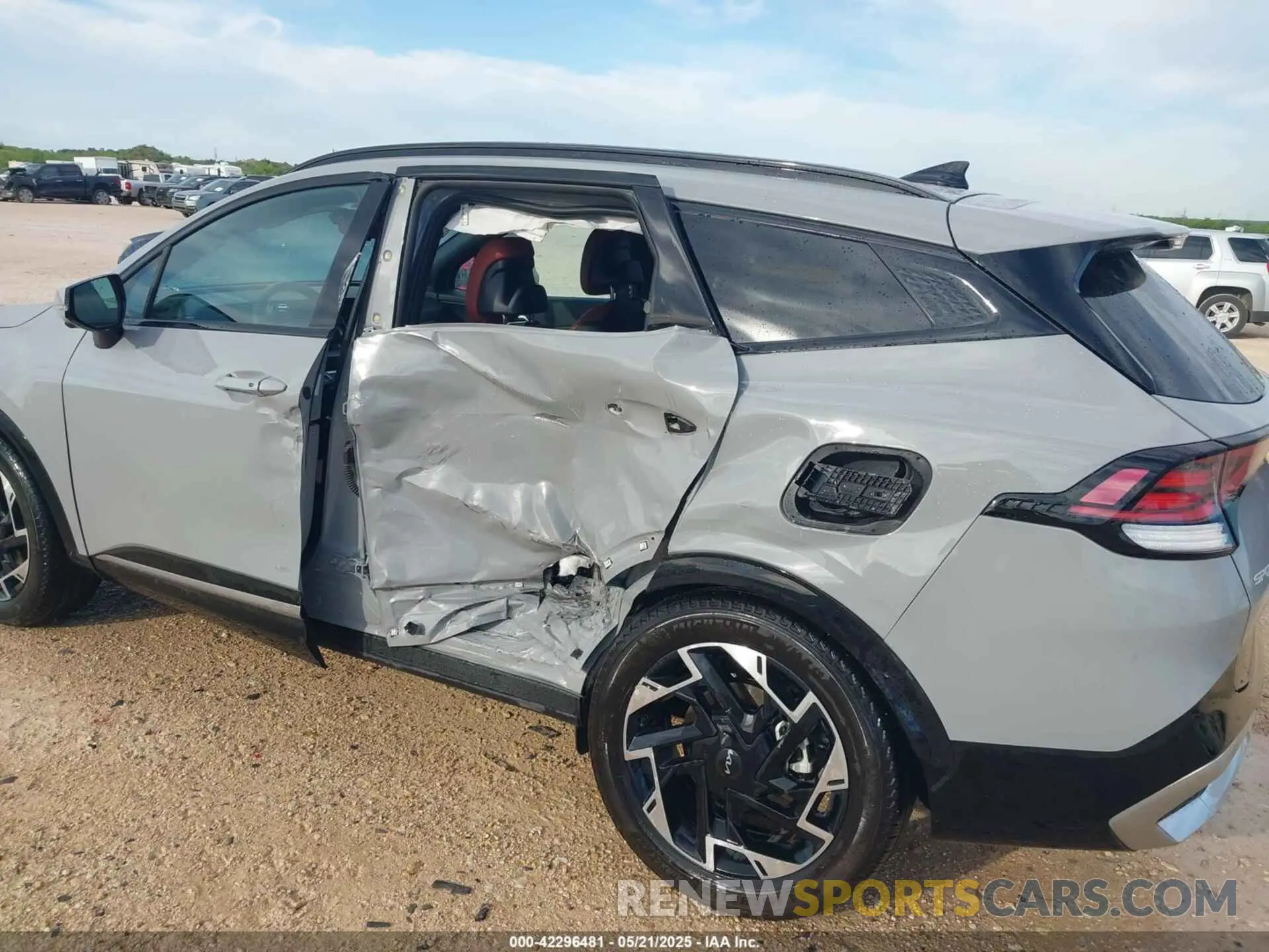 17 fotografías del automóvil dañado 5XYK53AF8PG136475 KIA SPORTAGE 2023