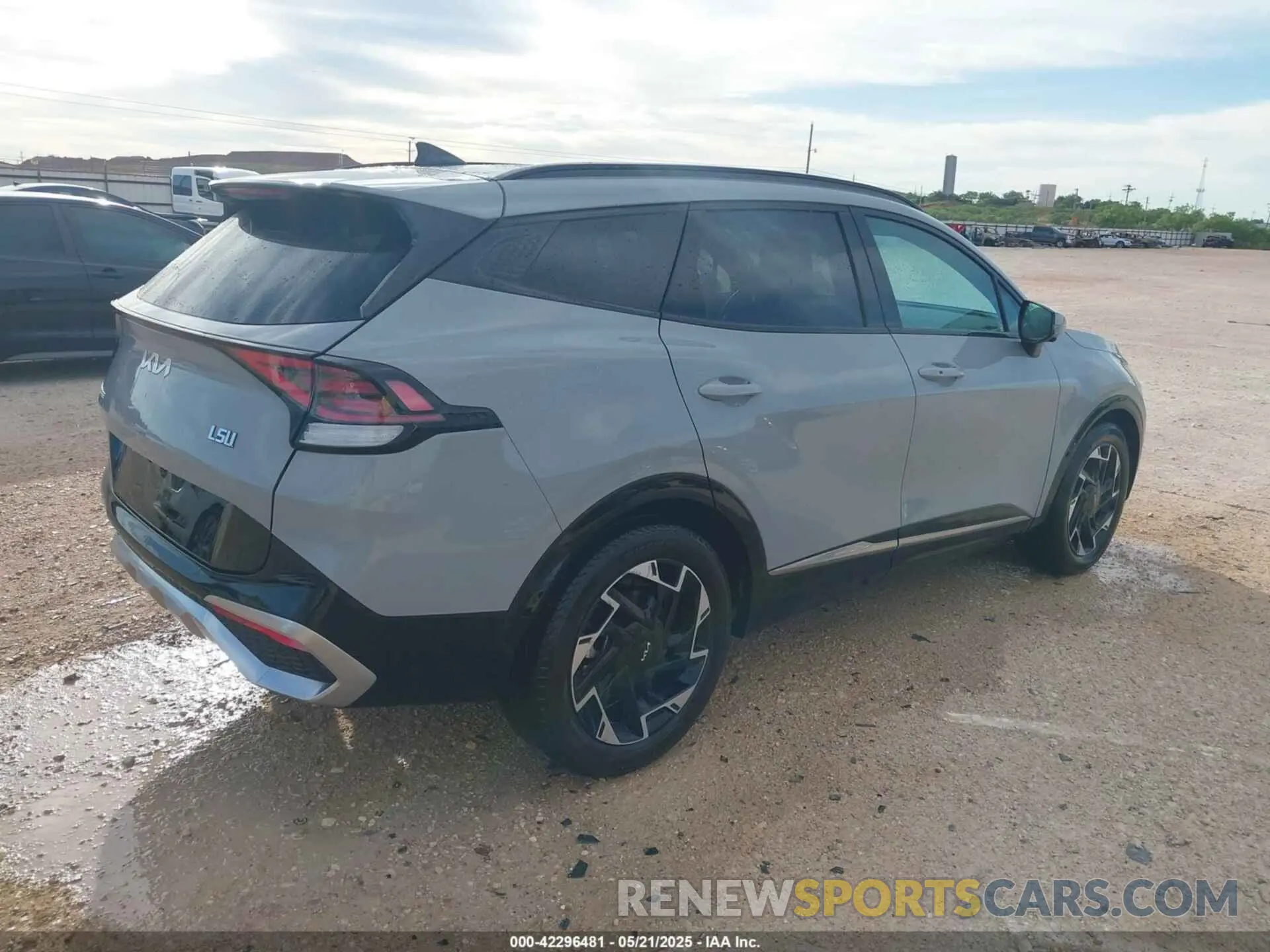 4 fotografías del automóvil dañado 5XYK53AF8PG136475 KIA SPORTAGE 2023