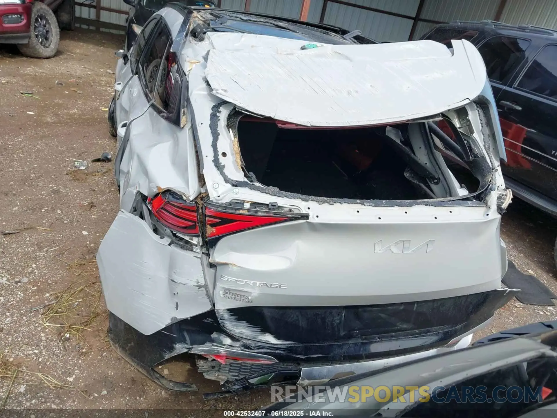 16 fotografías del automóvil dañado 5XYK53AF9PG082166 KIA SPORTAGE 2023