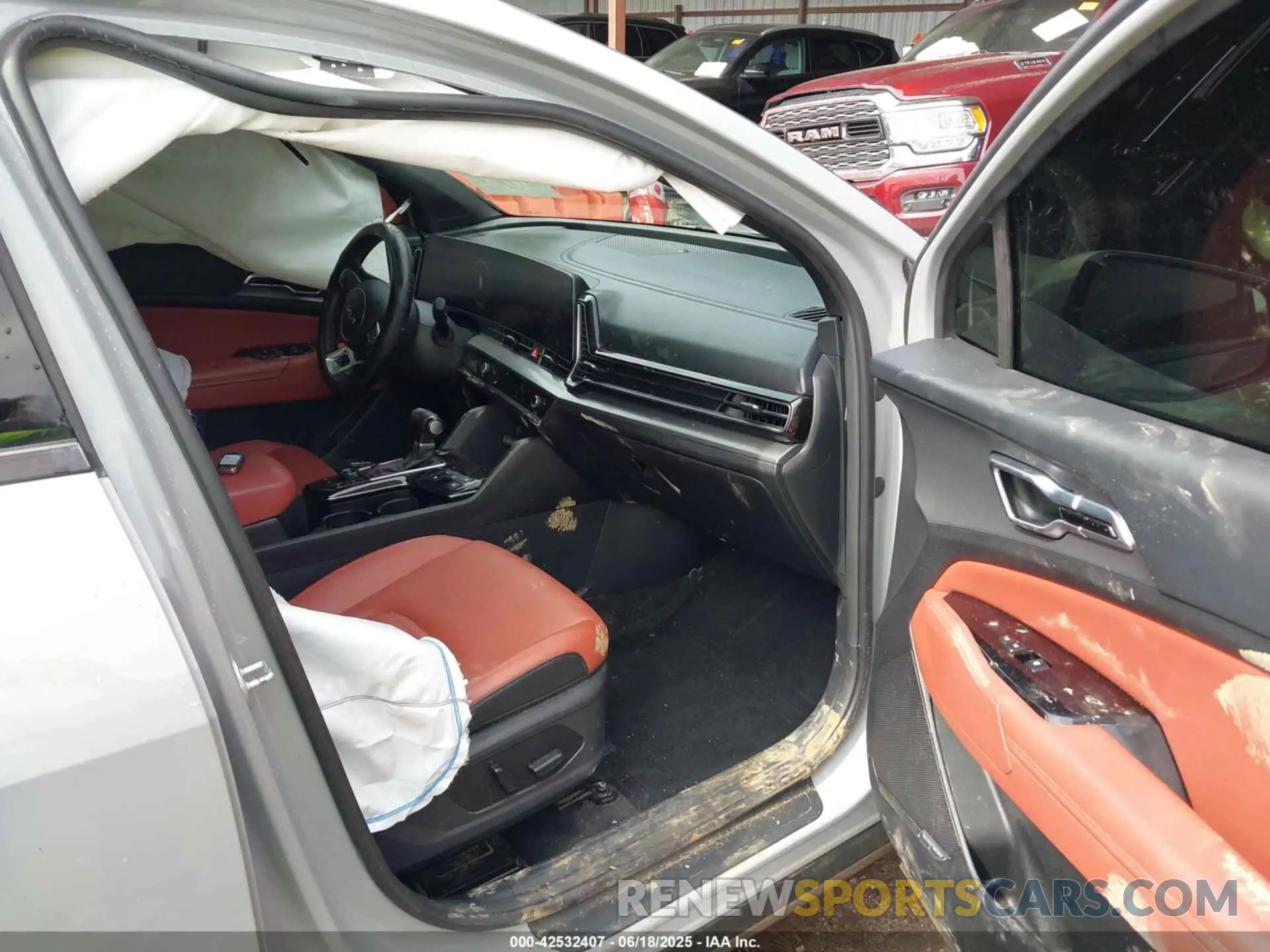 5 fotografías del automóvil dañado 5XYK53AF9PG082166 KIA SPORTAGE 2023
