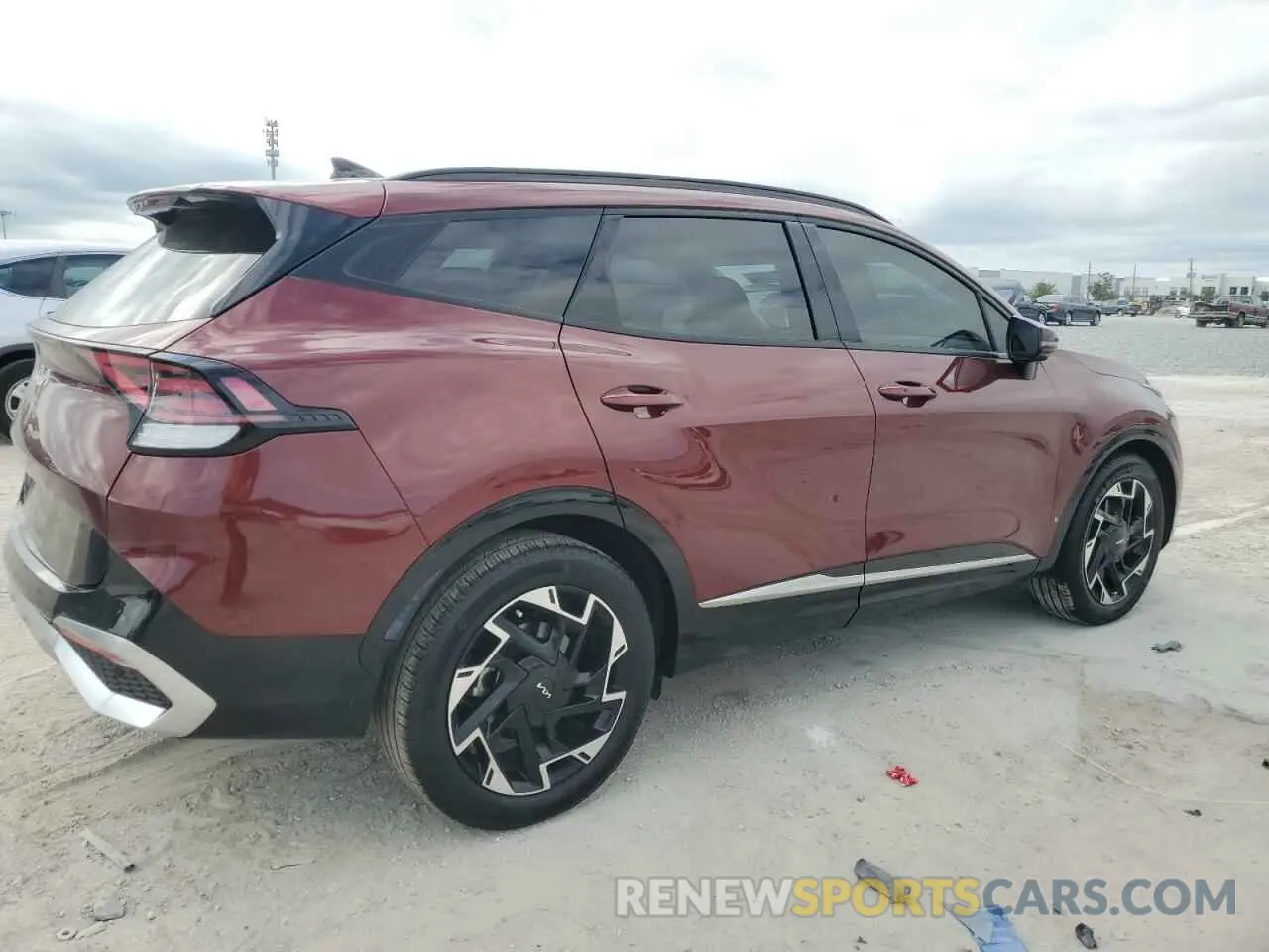 3 fotografías del automóvil dañado 5XYK53AFXPG111996 KIA SPORTAGE 2023