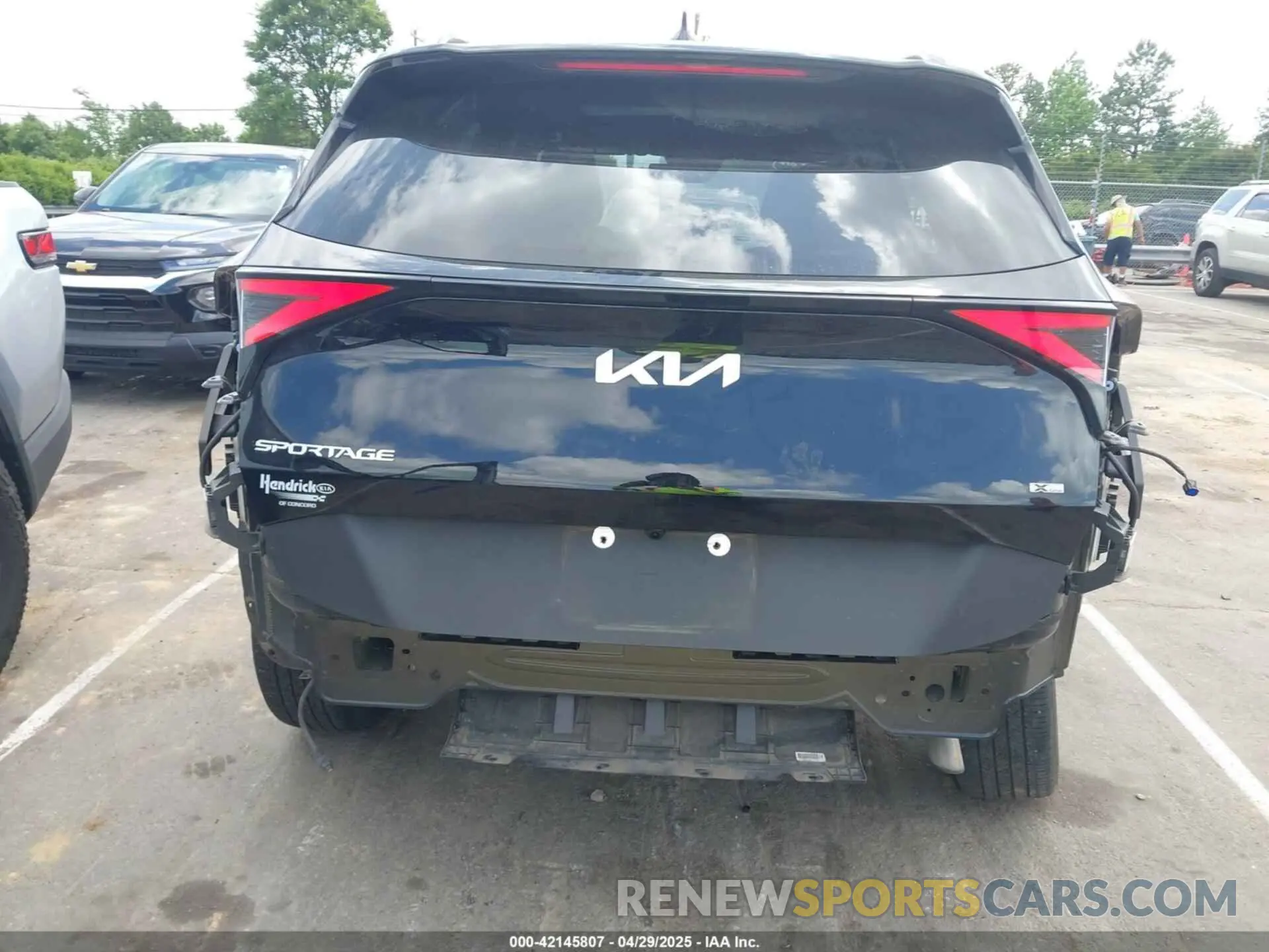 17 fotografías del automóvil dañado 5XYK6CAF1PG004543 KIA SPORTAGE 2023