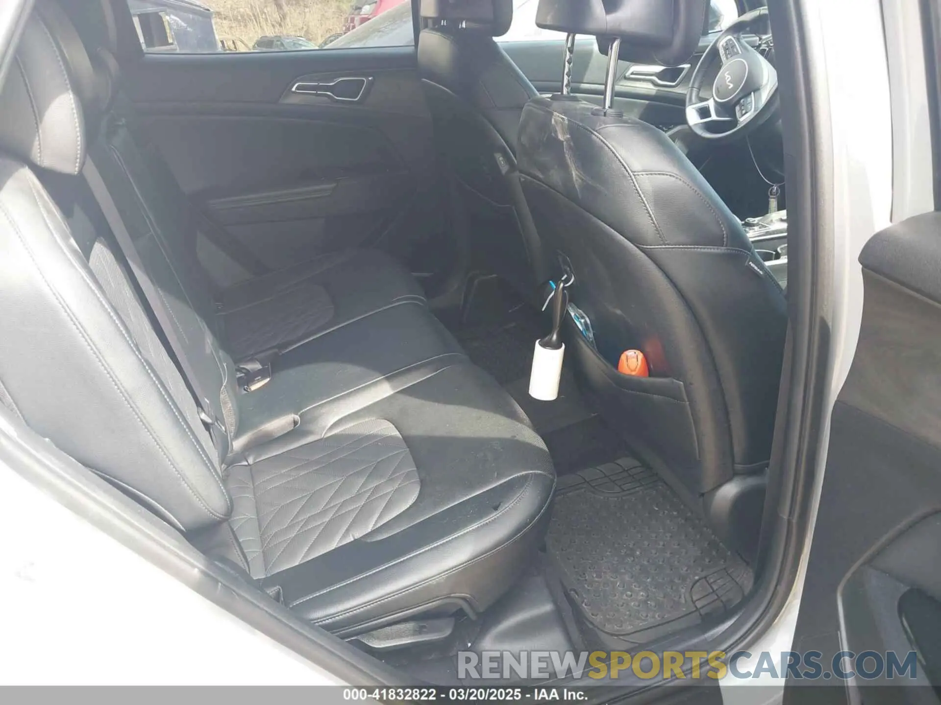 8 fotografías del automóvil dañado 5XYK6CAF1PG054584 KIA SPORTAGE 2023