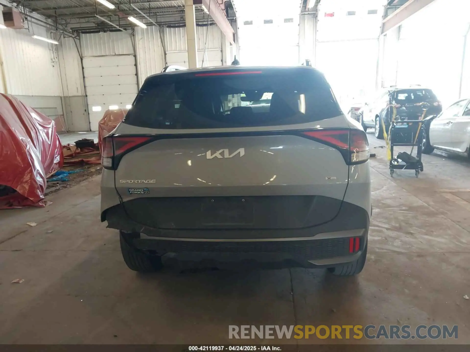16 fotografías del automóvil dañado 5XYK6CAF1PG064757 KIA SPORTAGE 2023