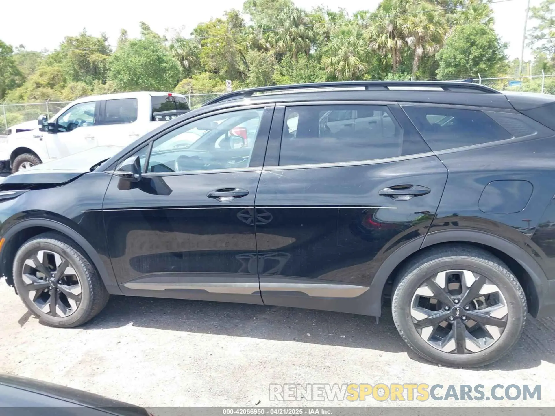 14 fotografías del automóvil dañado 5XYK6CAF2PG080773 KIA SPORTAGE 2023