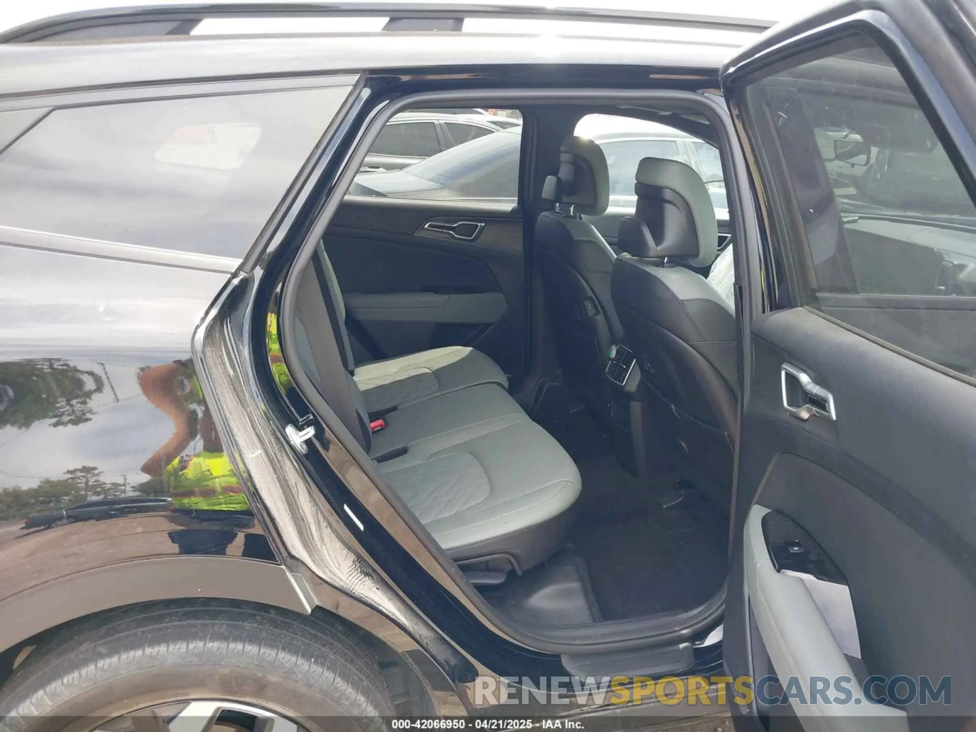 8 fotografías del automóvil dañado 5XYK6CAF2PG080773 KIA SPORTAGE 2023