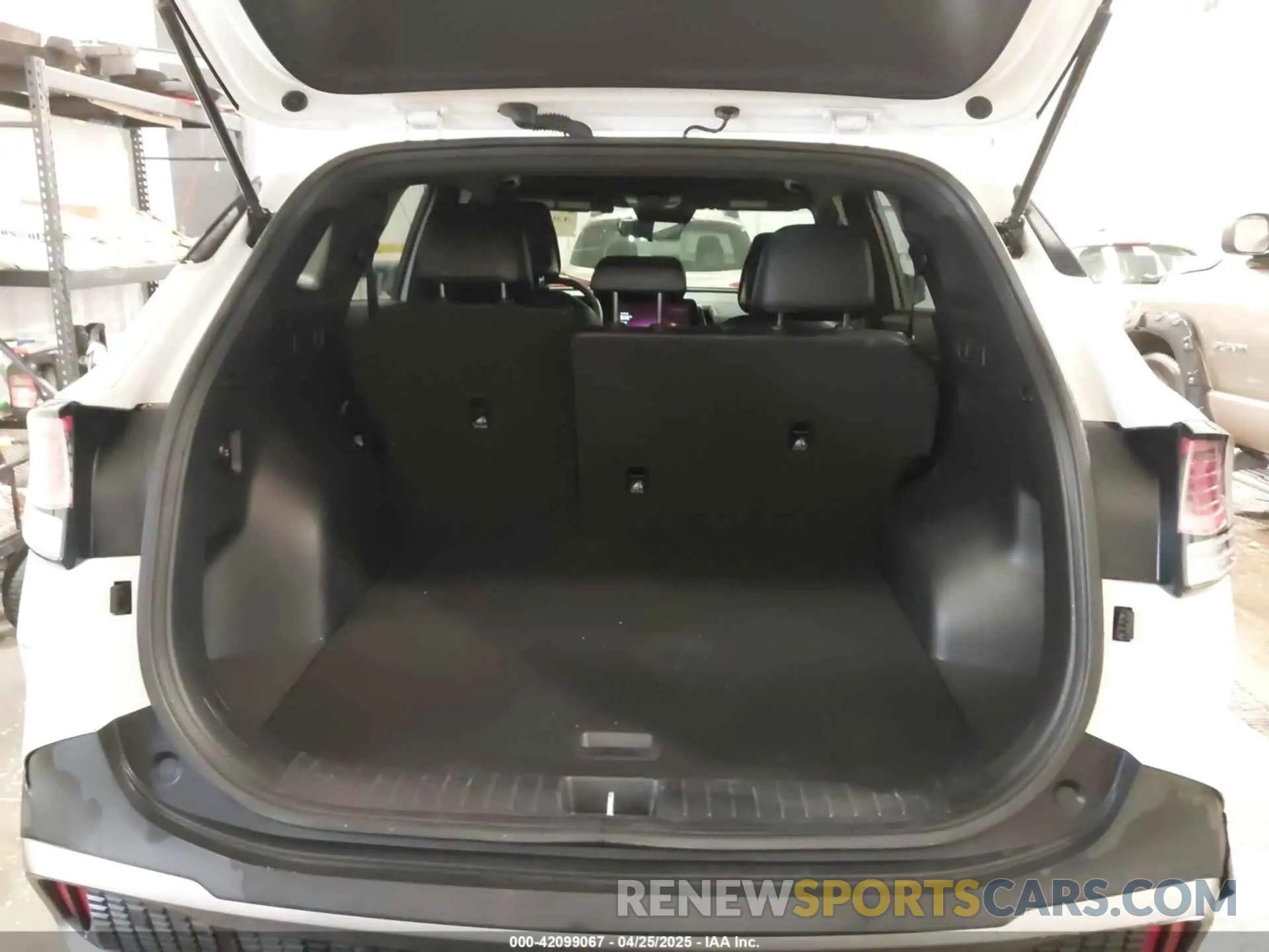 18 fotografías del automóvil dañado 5XYK6CAF3PG002986 KIA SPORTAGE 2023