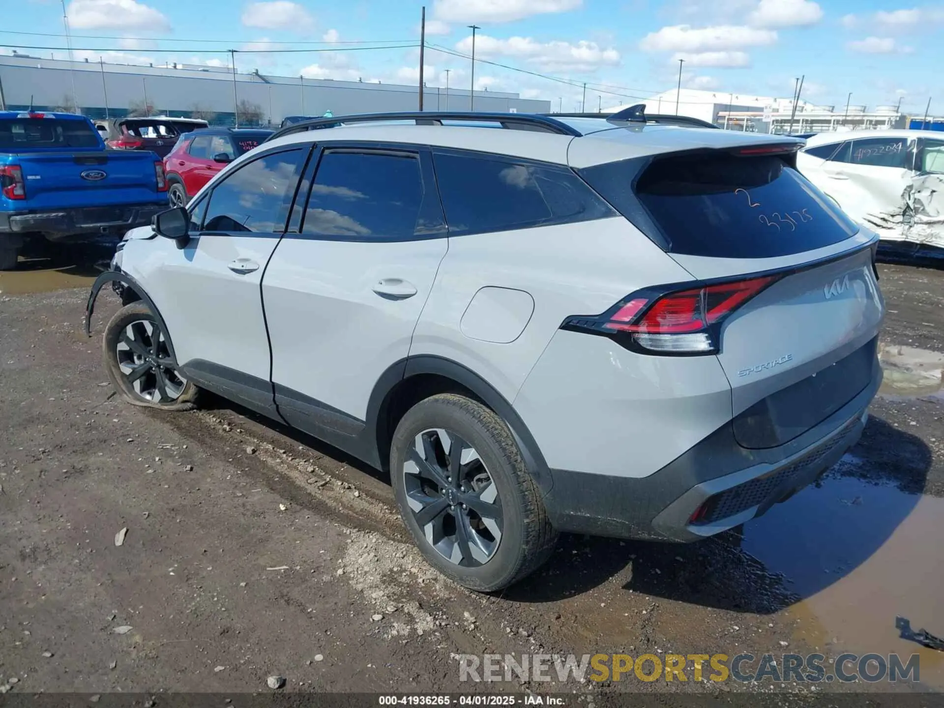 3 fotografías del automóvil dañado 5XYK6CAF3PG010439 KIA SPORTAGE 2023