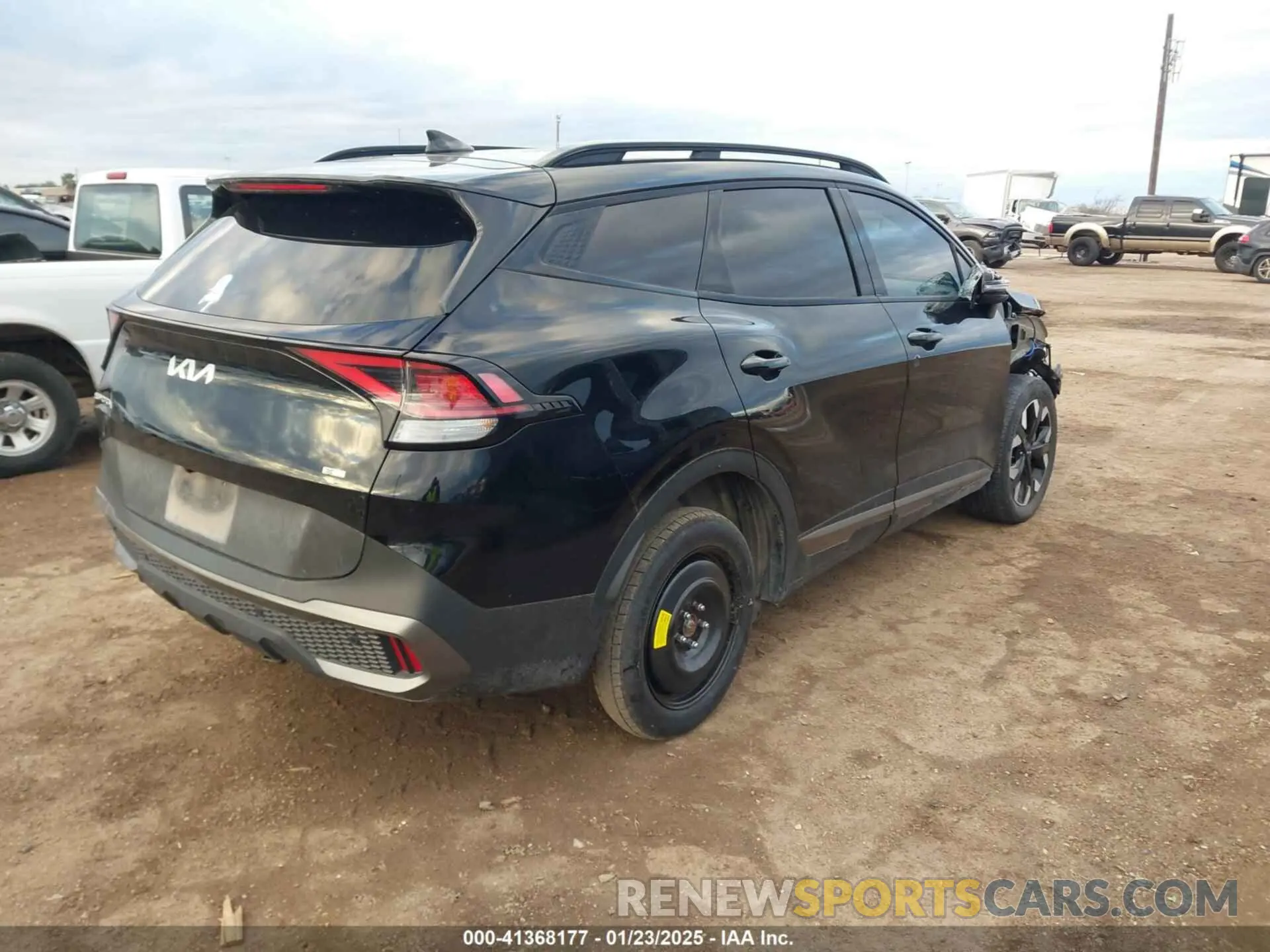 4 fotografías del automóvil dañado 5XYK6CAF3PG045417 KIA SPORTAGE 2023
