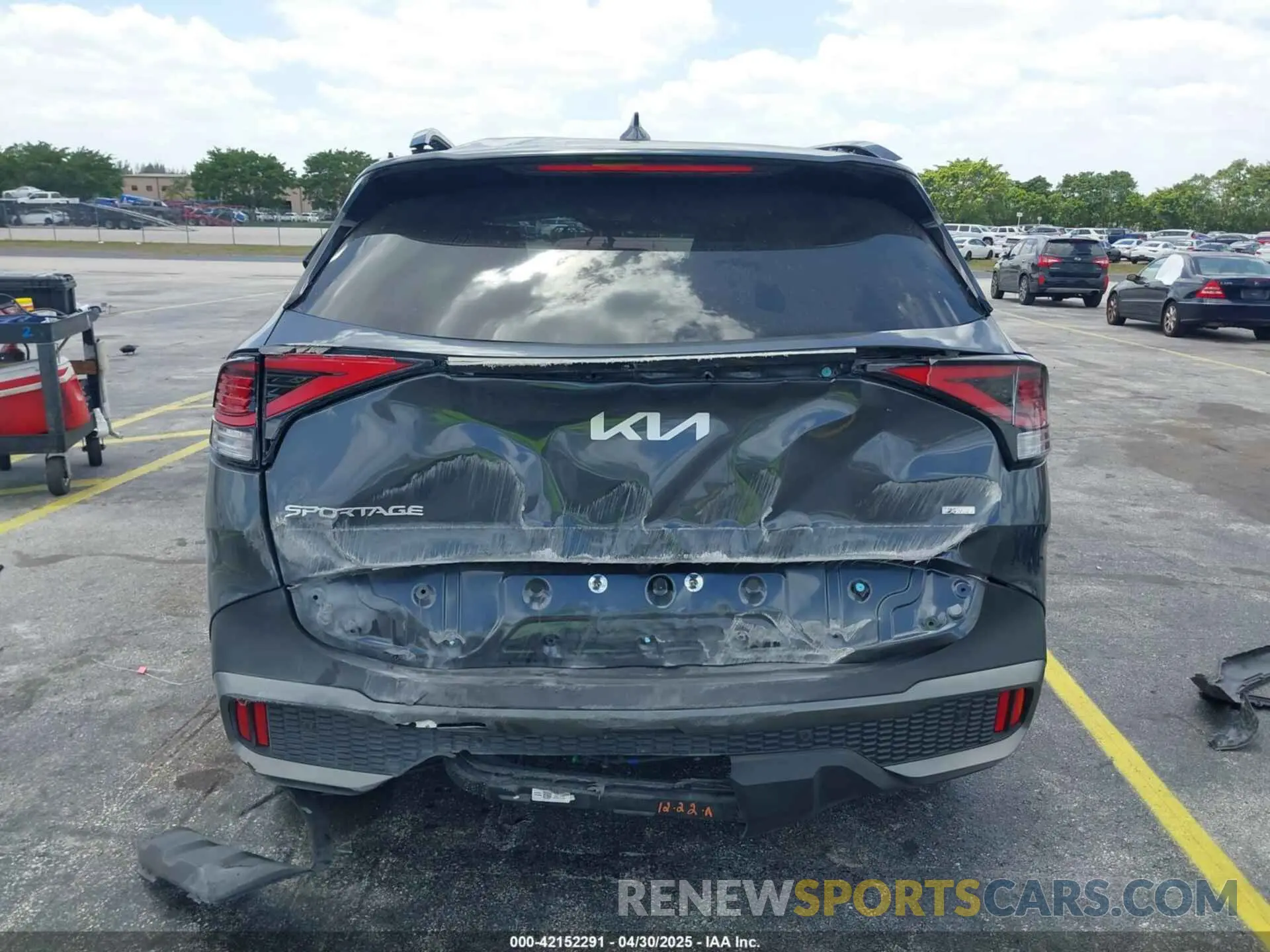15 fotografías del automóvil dañado 5XYK6CAF3PG093614 KIA SPORTAGE 2023