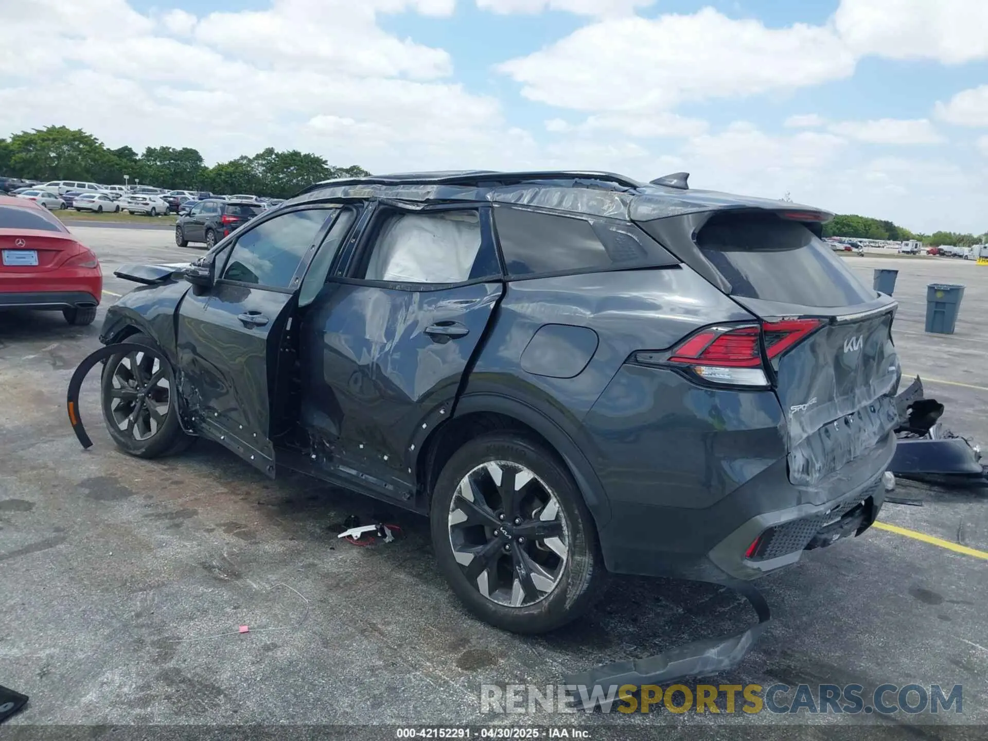 3 fotografías del automóvil dañado 5XYK6CAF3PG093614 KIA SPORTAGE 2023