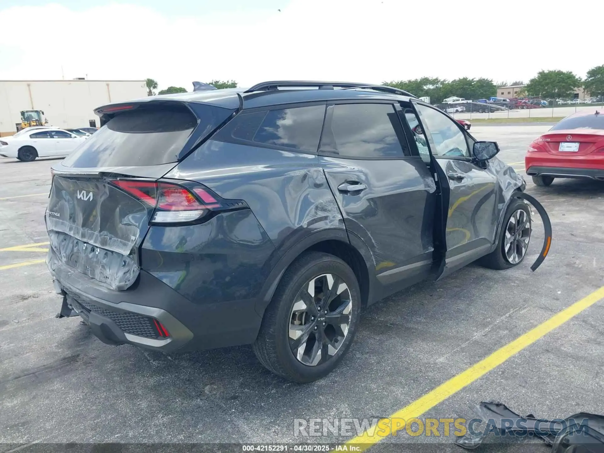 4 fotografías del automóvil dañado 5XYK6CAF3PG093614 KIA SPORTAGE 2023