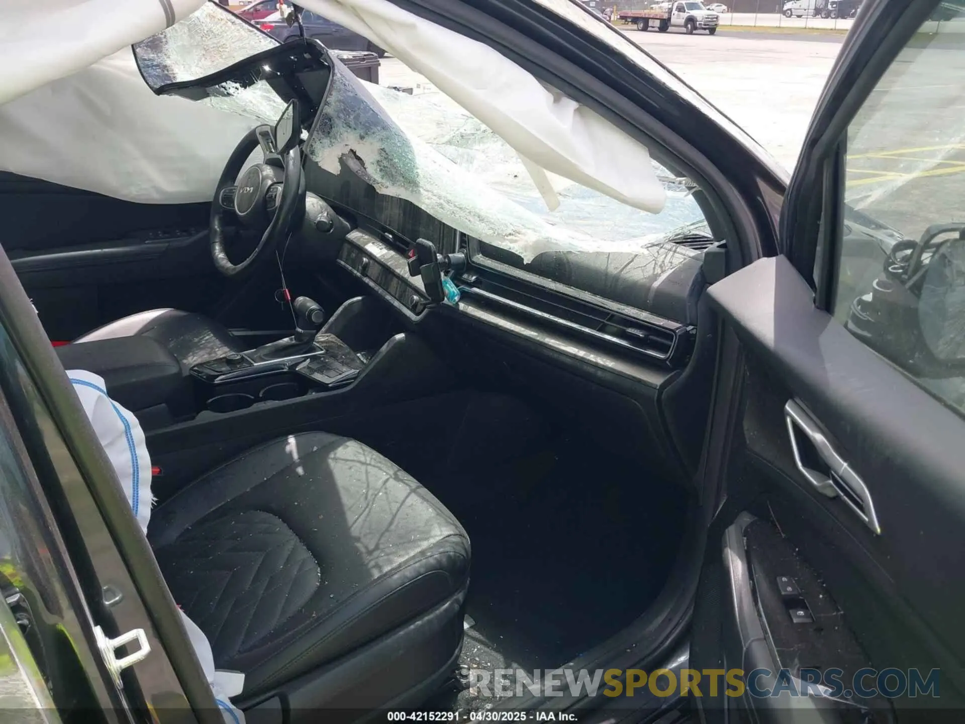 5 fotografías del automóvil dañado 5XYK6CAF3PG093614 KIA SPORTAGE 2023
