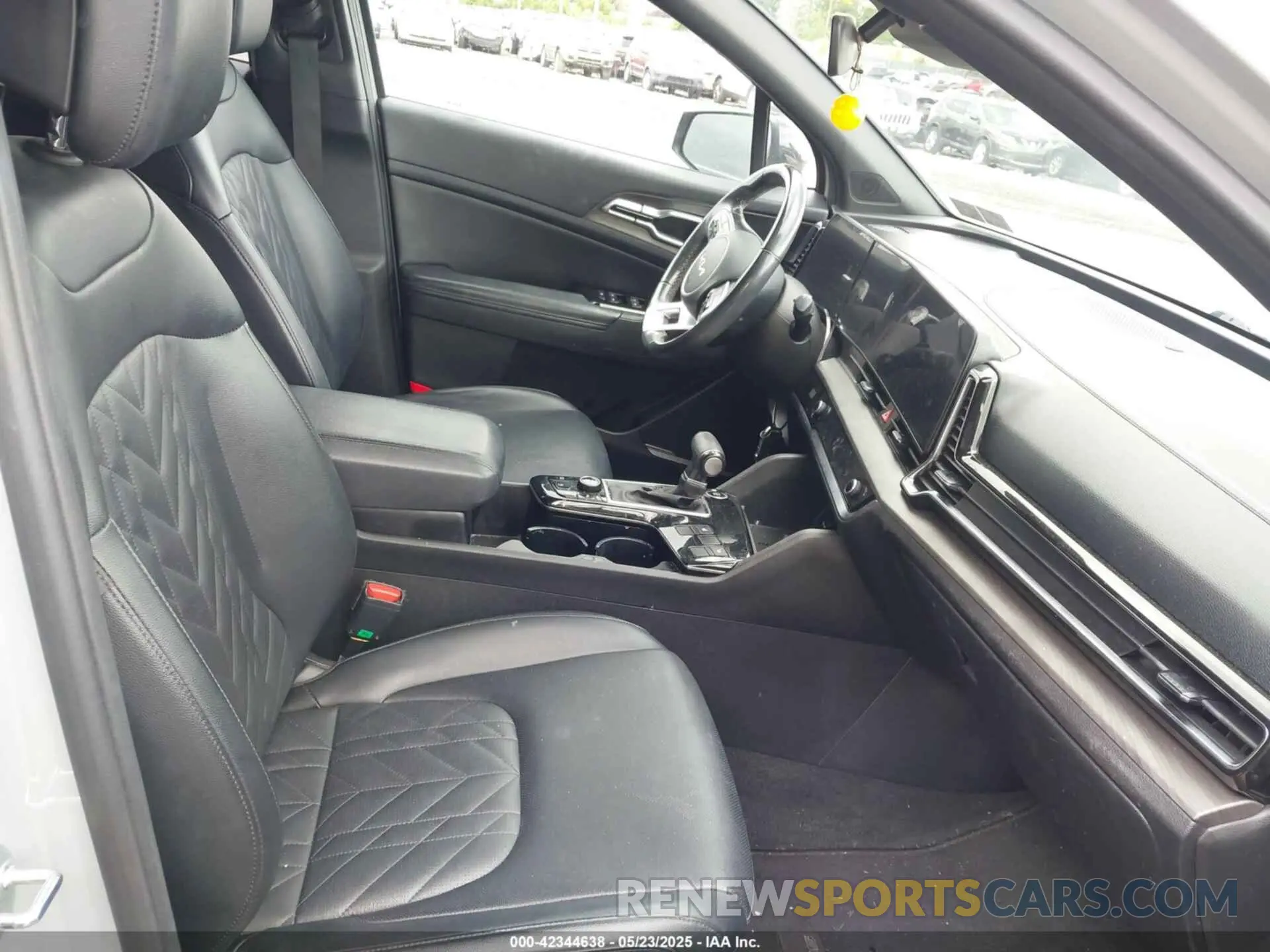 5 fotografías del automóvil dañado 5XYK6CAF4PG086123 KIA SPORTAGE 2023