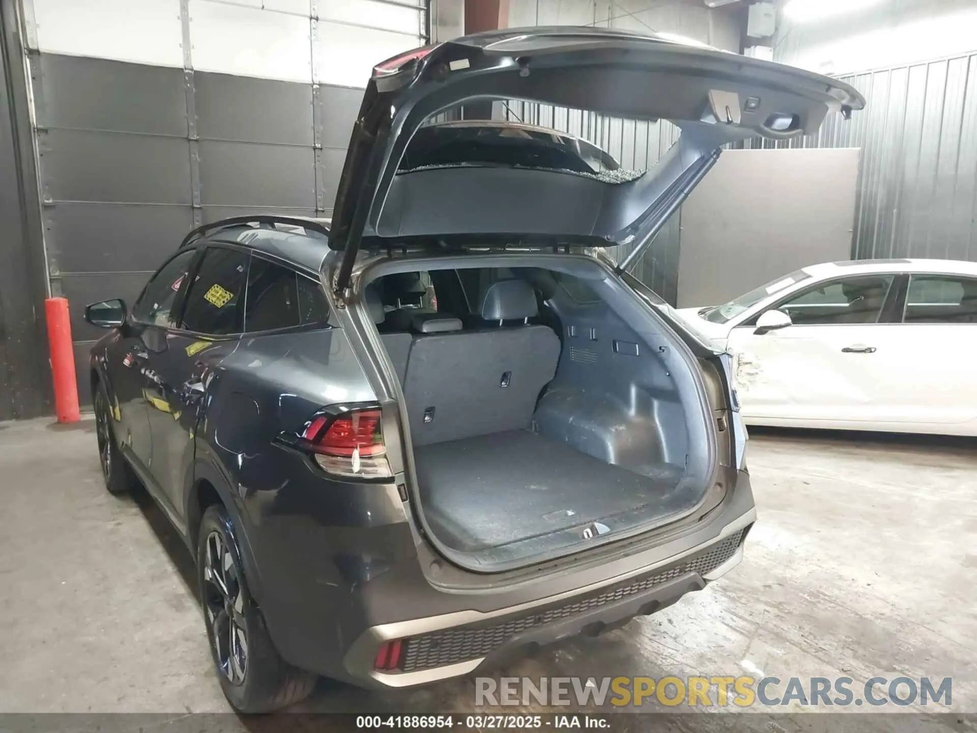 3 fotografías del automóvil dañado 5XYK6CAF8PG061001 KIA SPORTAGE 2023