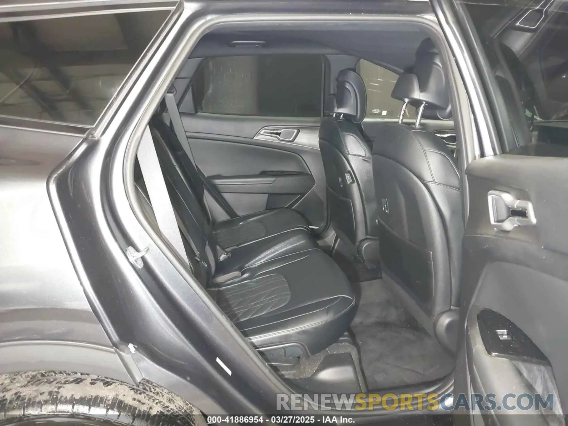 8 fotografías del automóvil dañado 5XYK6CAF8PG061001 KIA SPORTAGE 2023