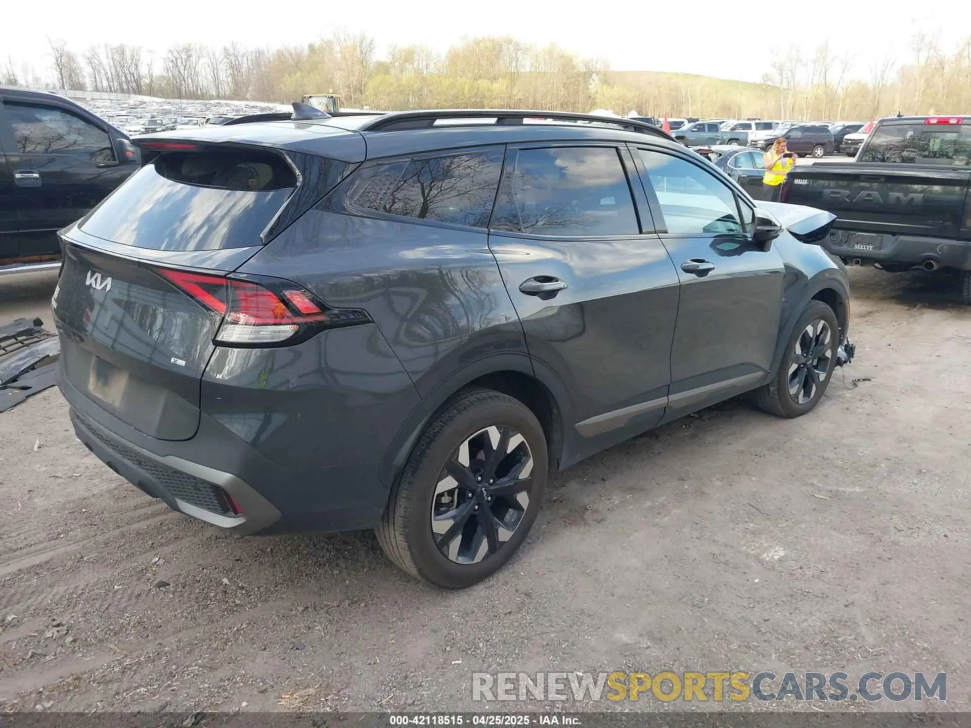 4 fotografías del automóvil dañado 5XYK6CAF8PG118295 KIA SPORTAGE 2023
