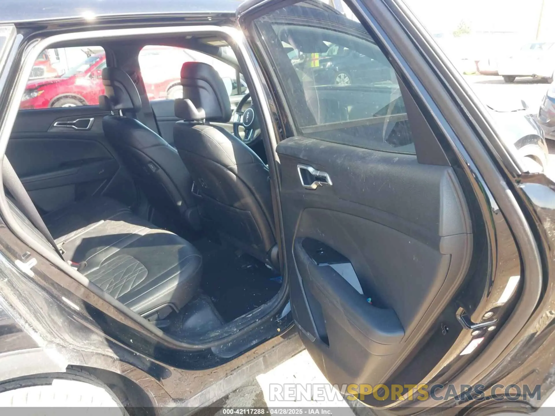 8 fotografías del automóvil dañado 5XYK6CAFXPG018991 KIA SPORTAGE 2023